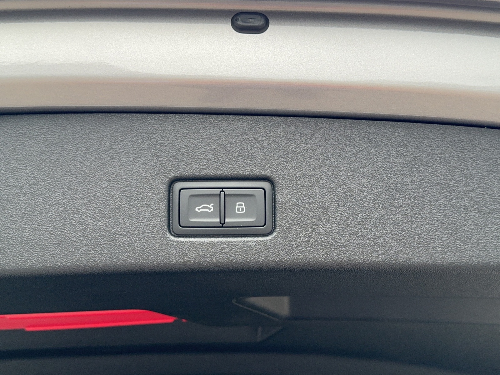 AUDI Q4 e-tron 45 quattro-image-12