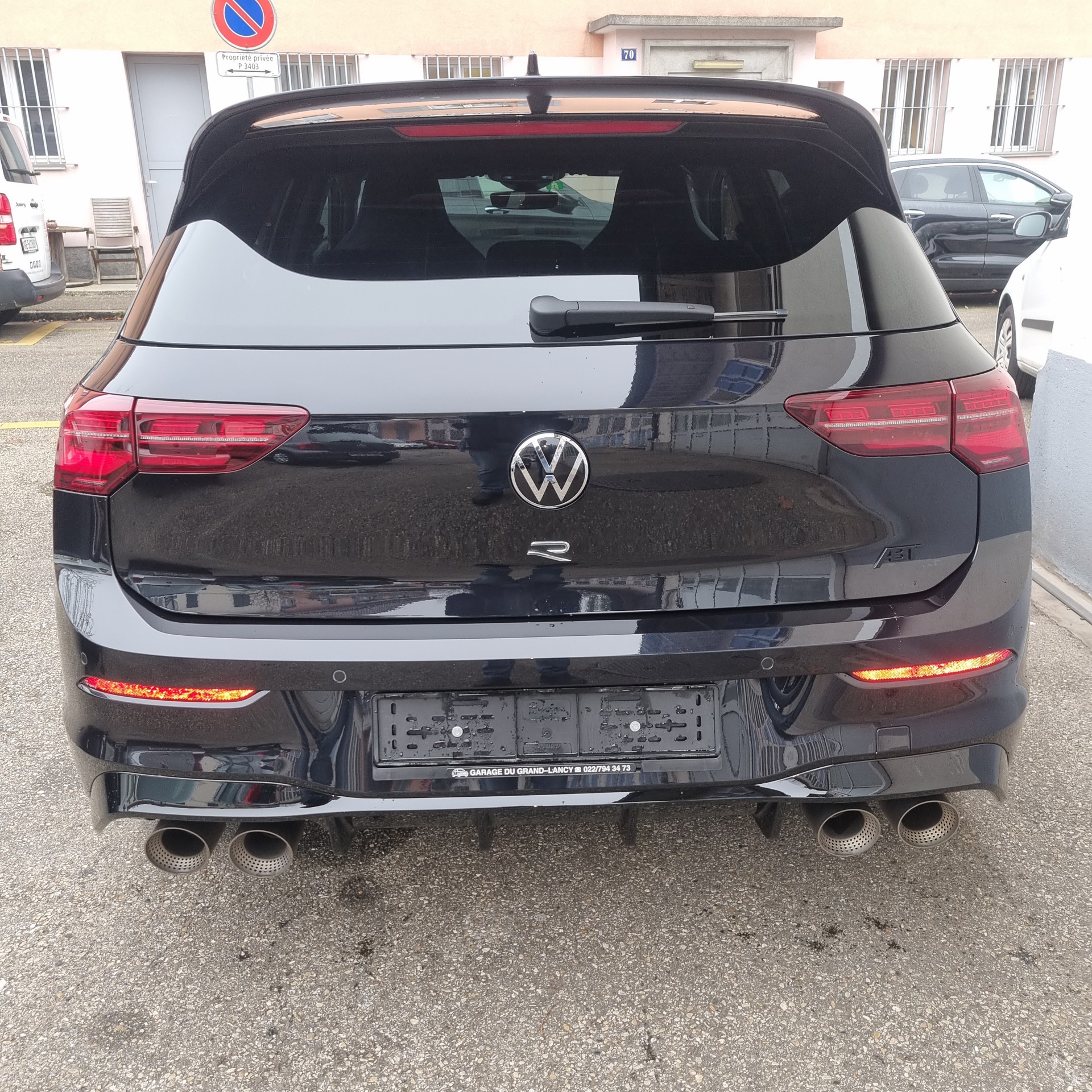 VW Golf 2.0 TSI R DSG 4Motion-image-5