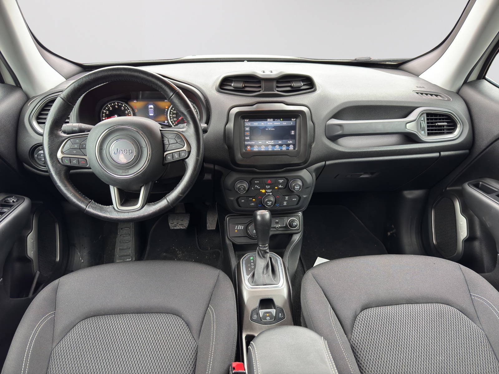 JEEP Renegade 1.4 Turbo Freedom AWD-image-8