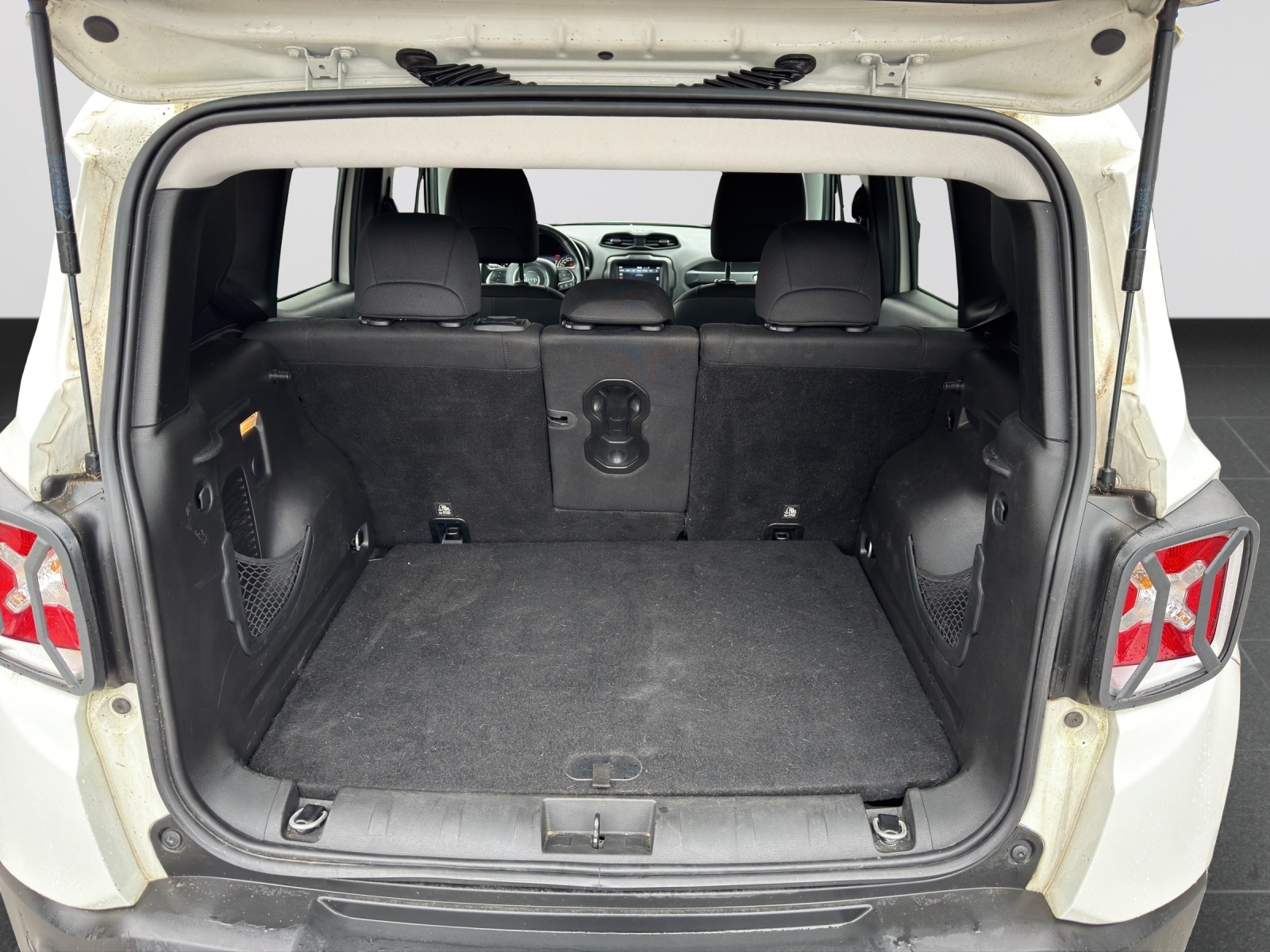 JEEP Renegade 1.4 Turbo Freedom AWD-image-12