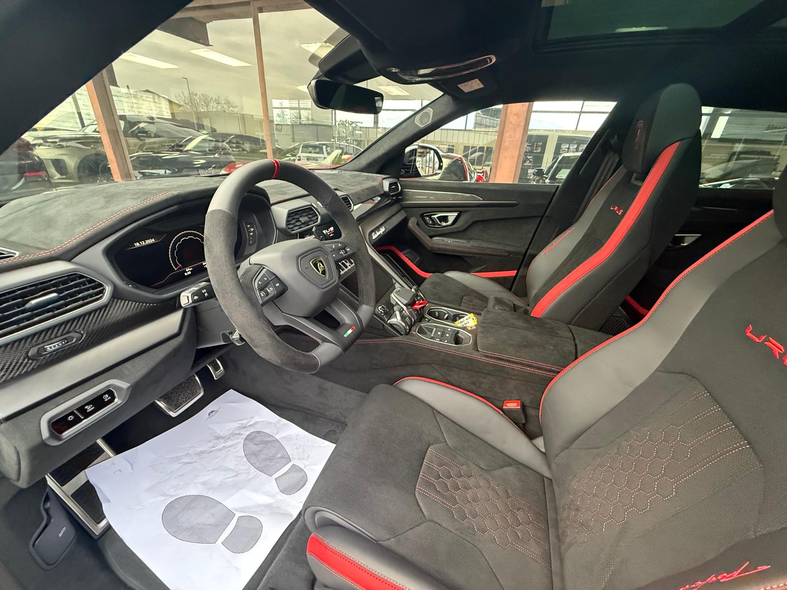 LAMBORGHINI Performante-image-6
