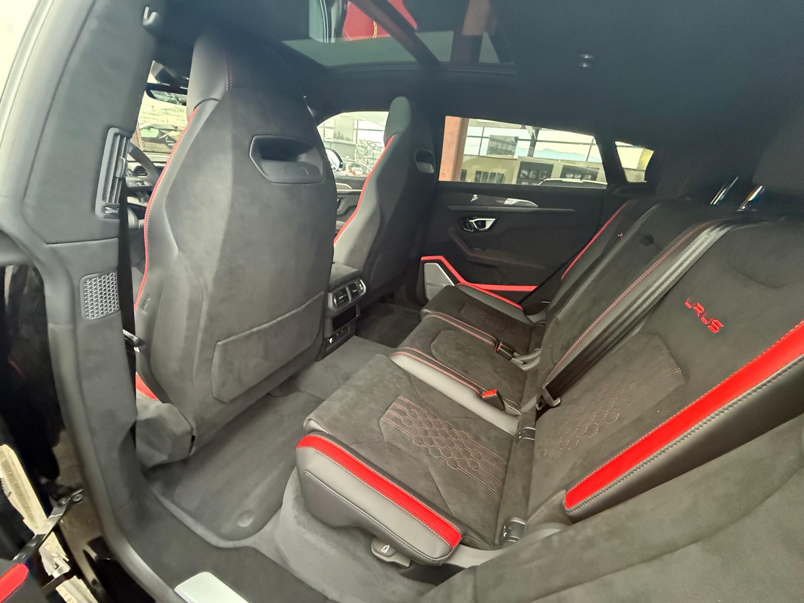 LAMBORGHINI Performante-image-7