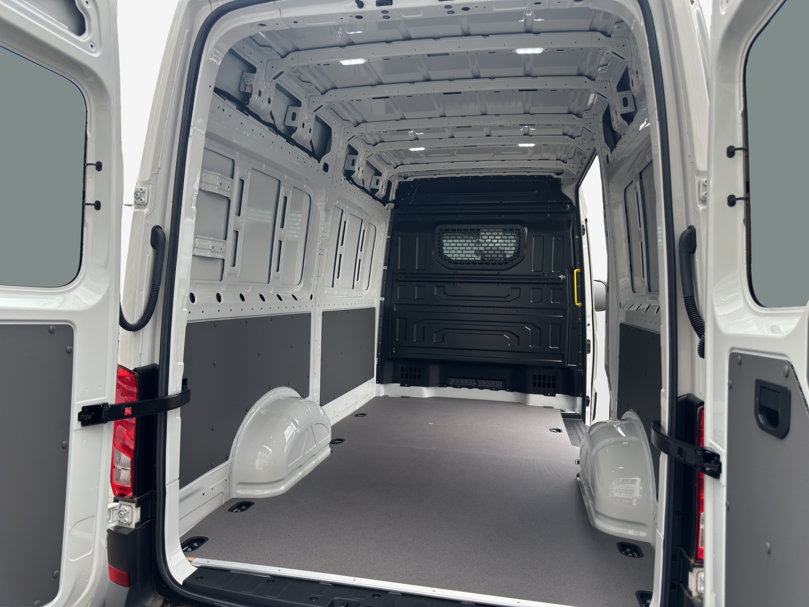 VW Crafter 35 2.0 TDI Entry L3-image-12