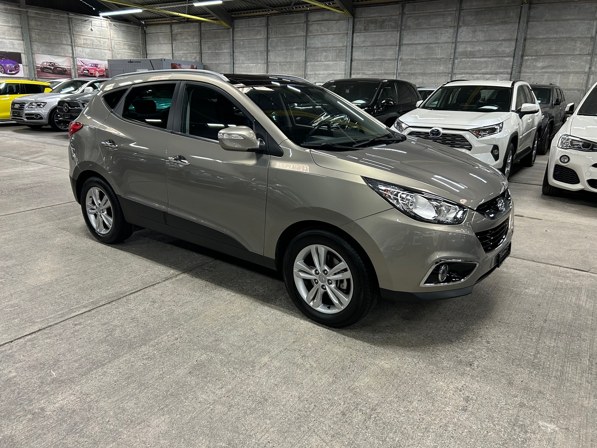 HYUNDAI iX 35 2.0 CRDi Style 4WD Automatic-image-1