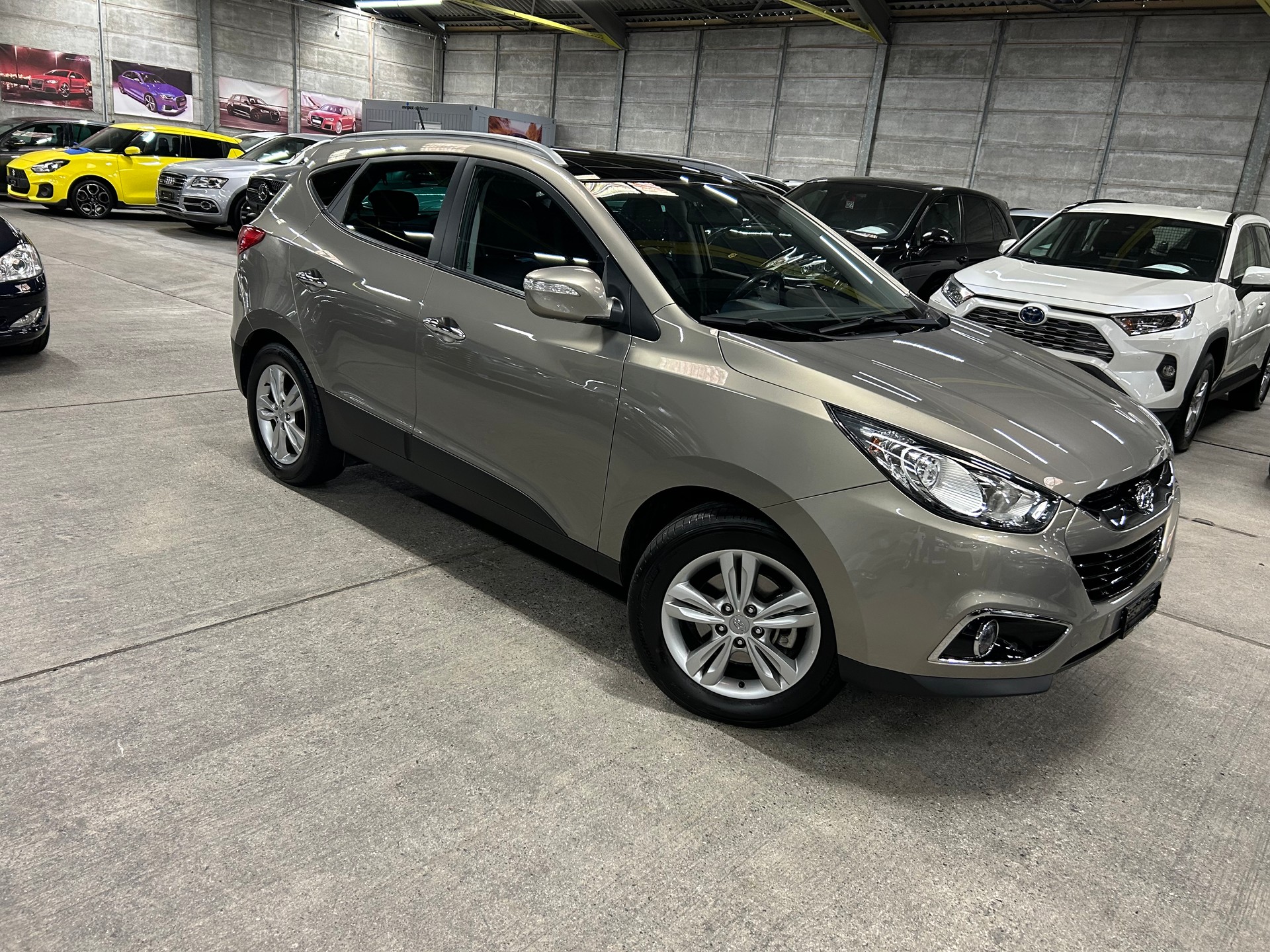 HYUNDAI iX 35 2.0 CRDi Style 4WD Automatic-image-0