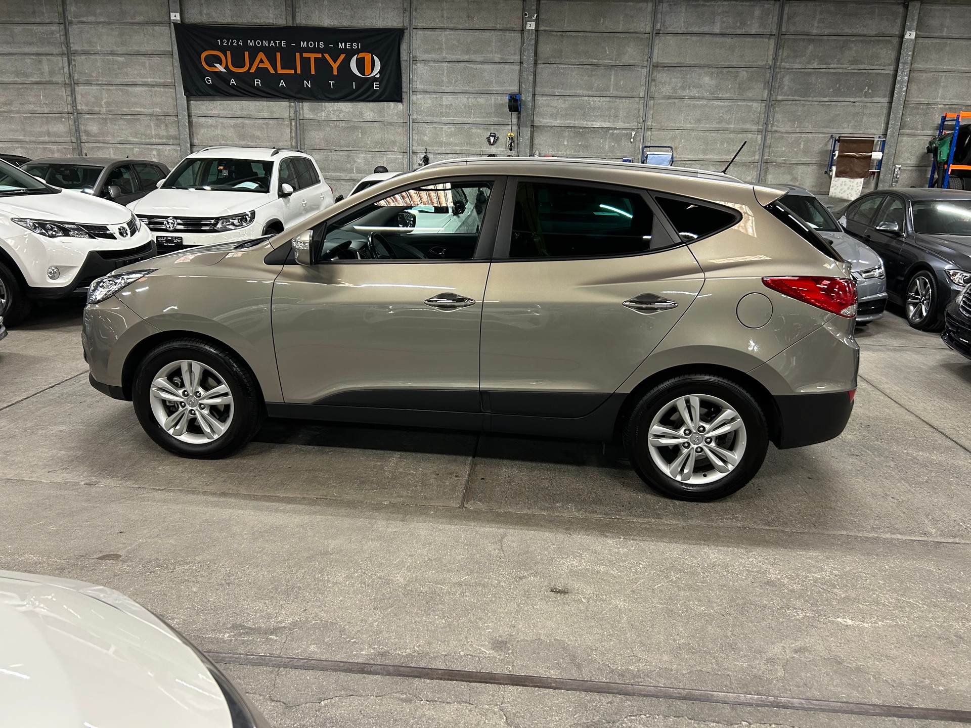 HYUNDAI iX 35 2.0 CRDi Style 4WD Automatic-image-8