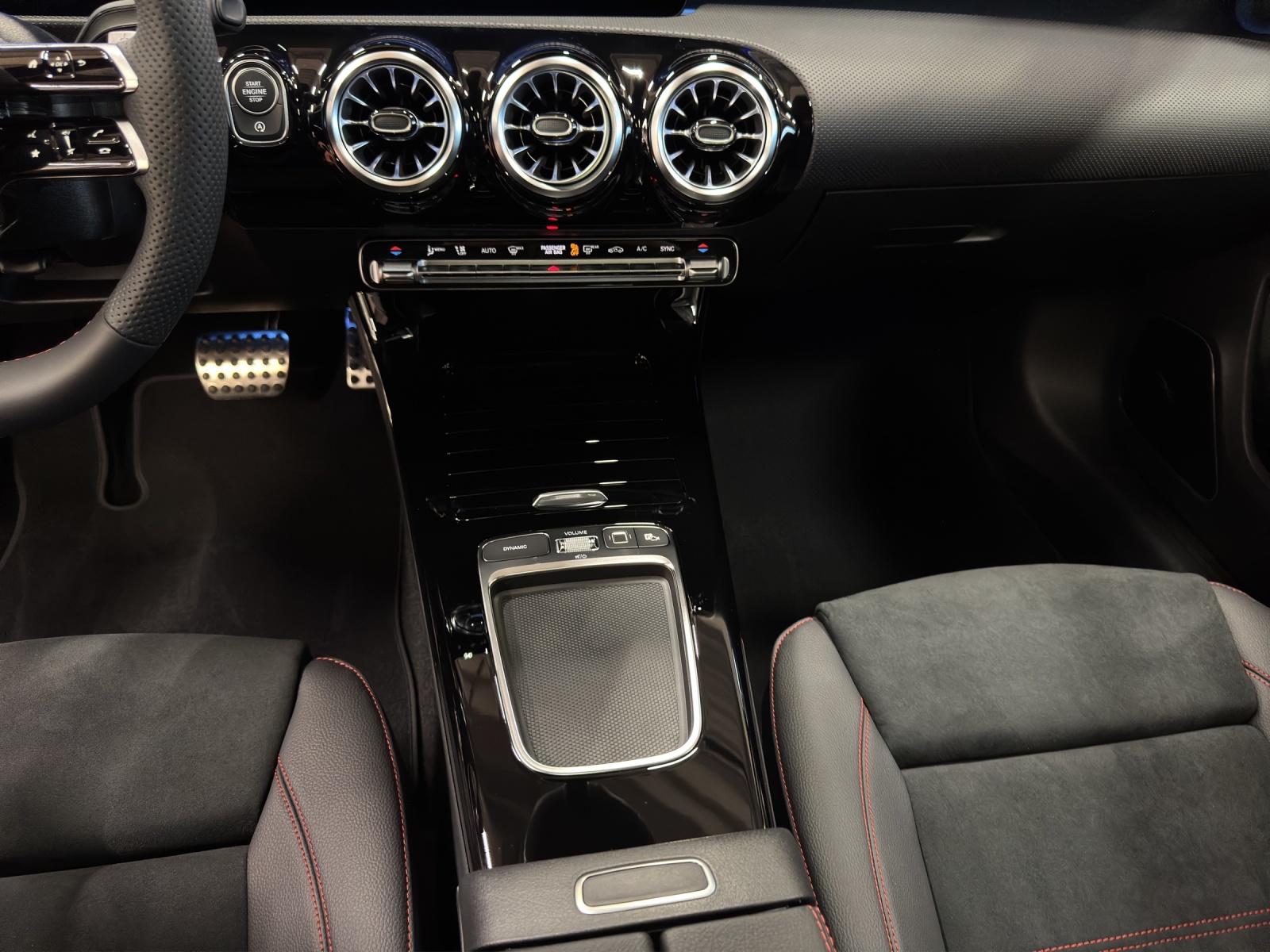MERCEDES-BENZ A 220 4Matic 8G-DCT-image-13