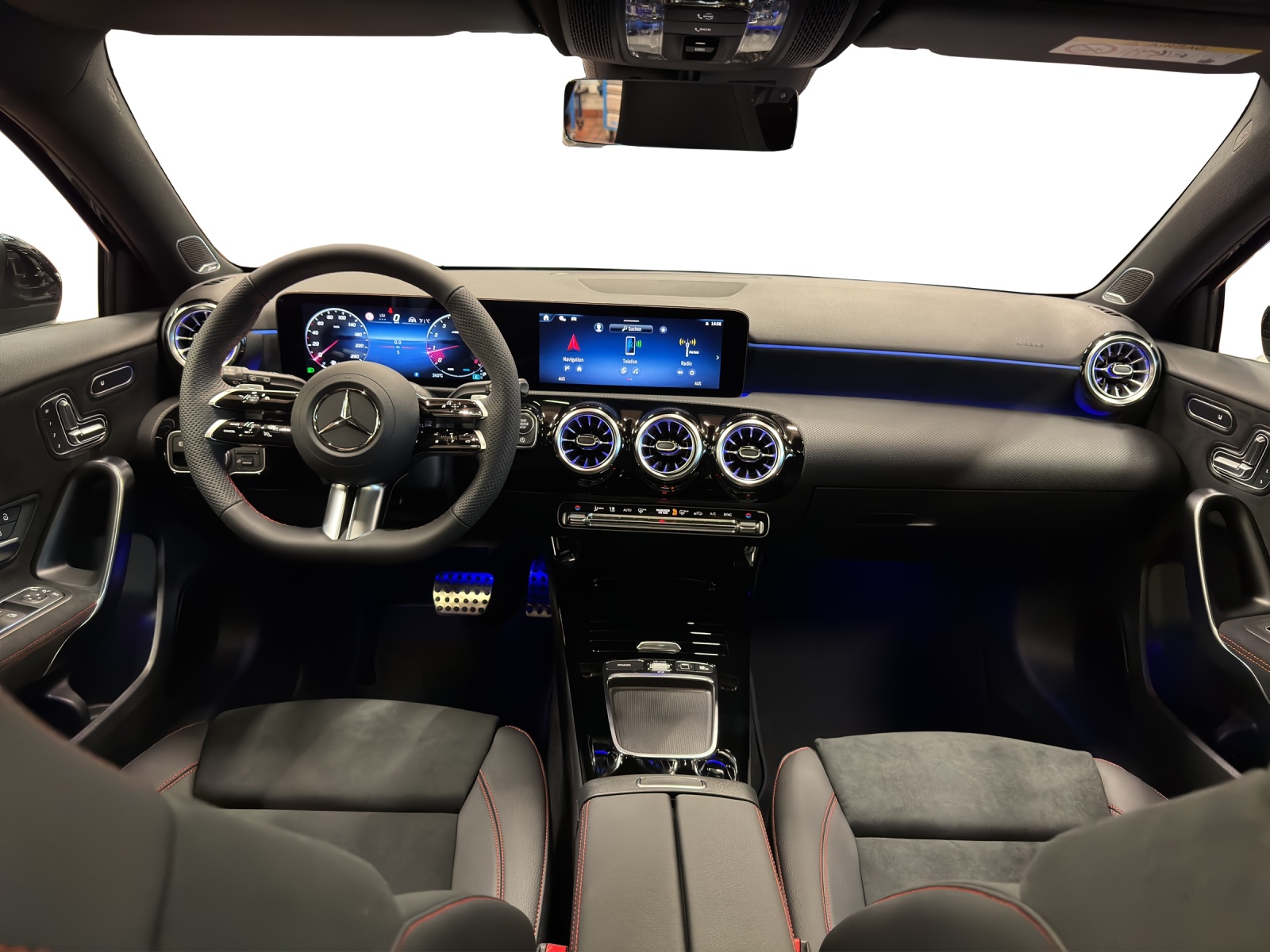 MERCEDES-BENZ A 220 4Matic 8G-DCT-image-9