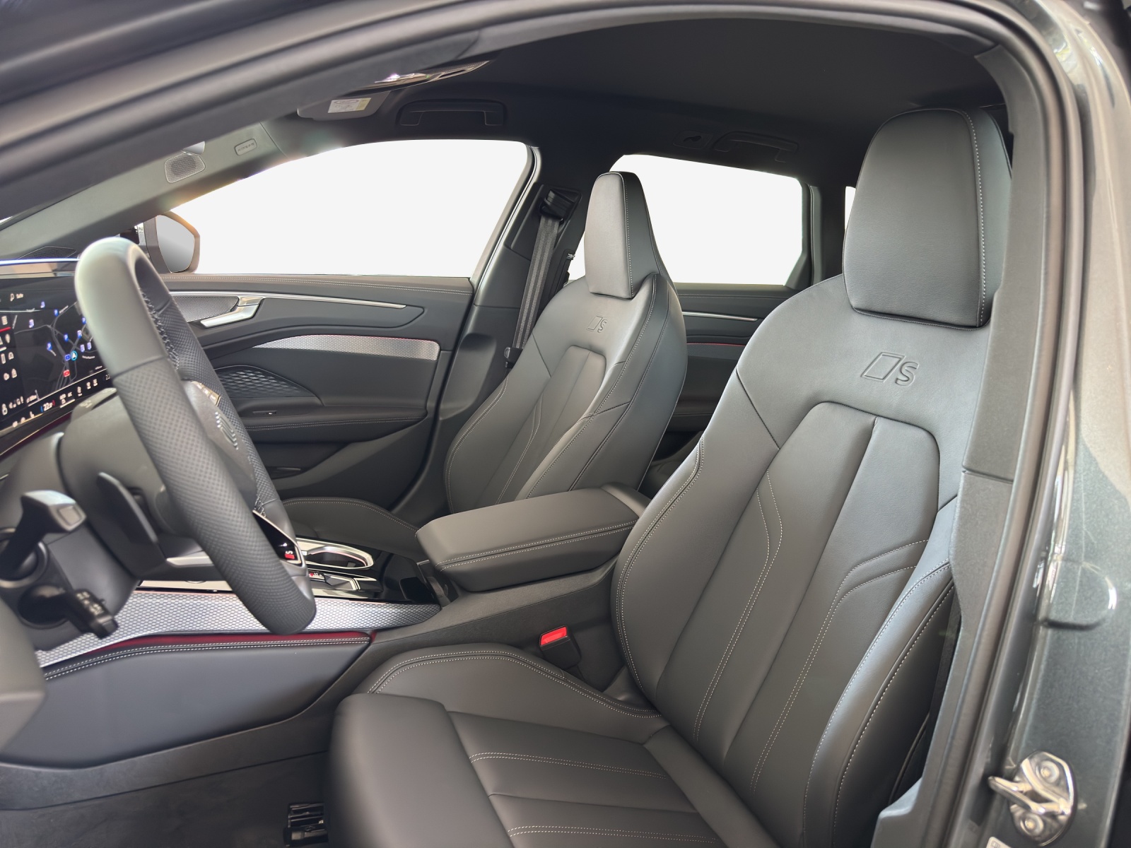 AUDI A6 Avant TDI quattro 150 kW S tronic-image-7