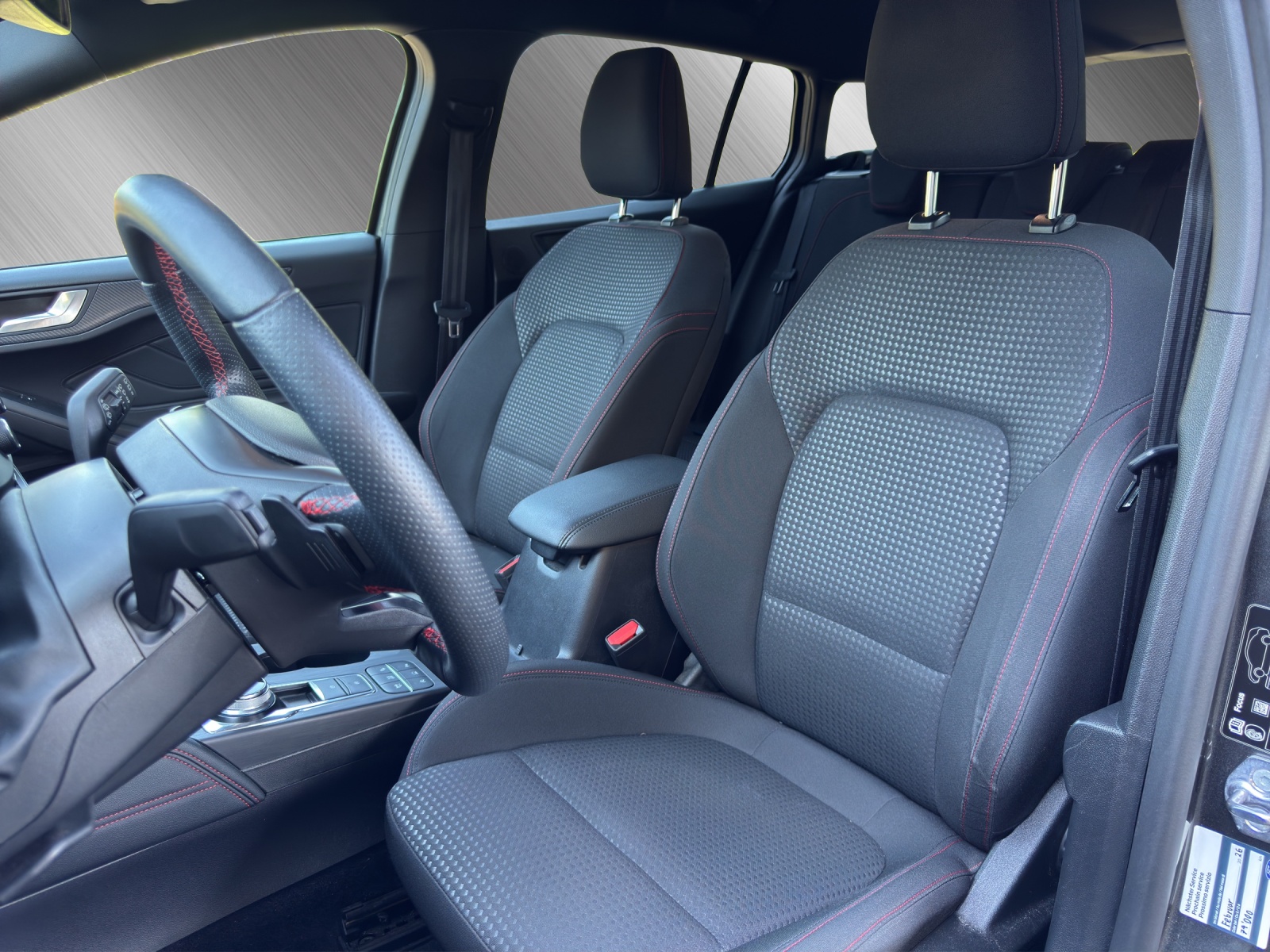 FORD Focus Station Wagon 2.0 EcoBlue ST-Line-image-11