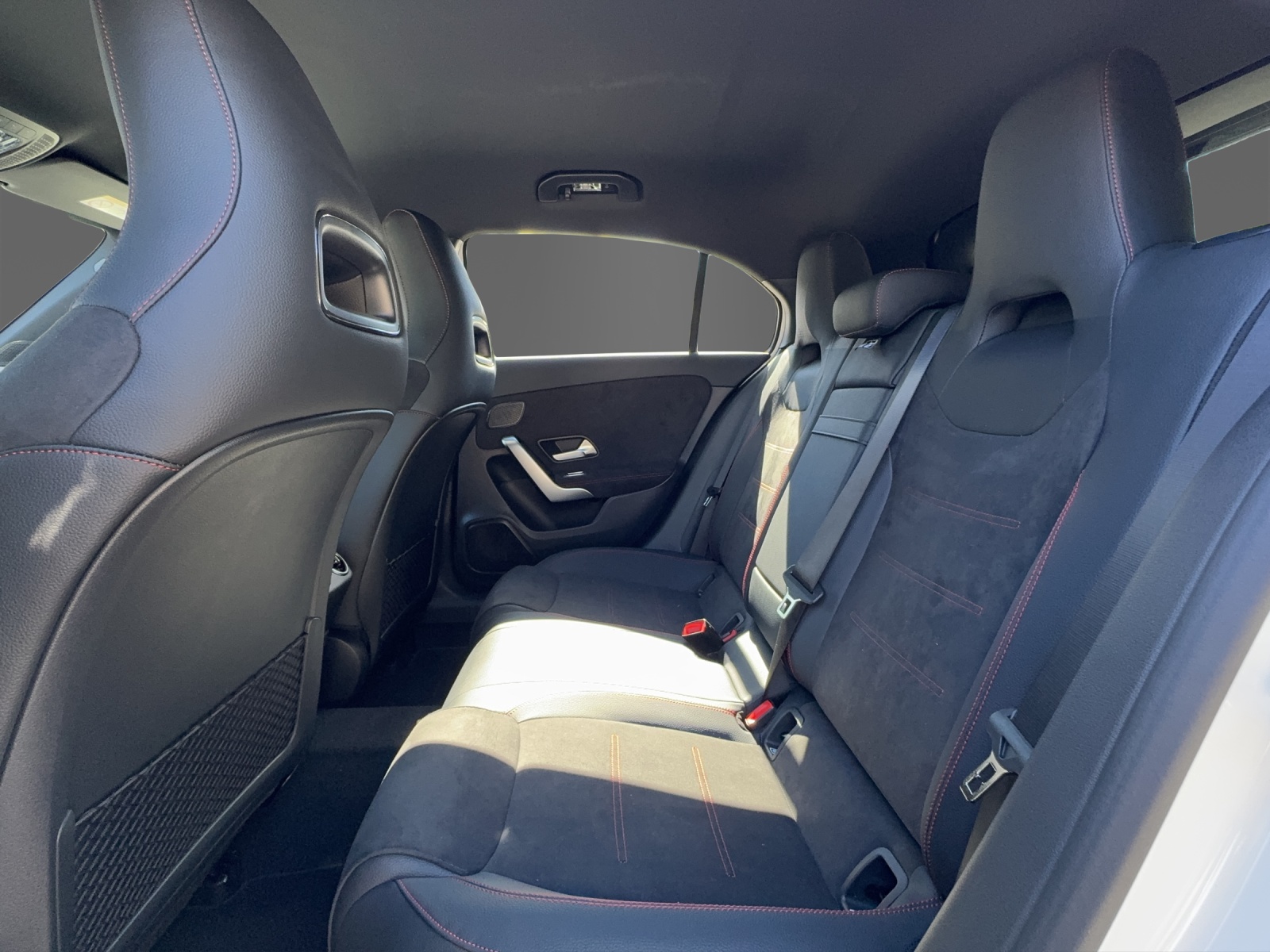 MERCEDES-BENZ A 250 4Matic 8G-DCT-image-10