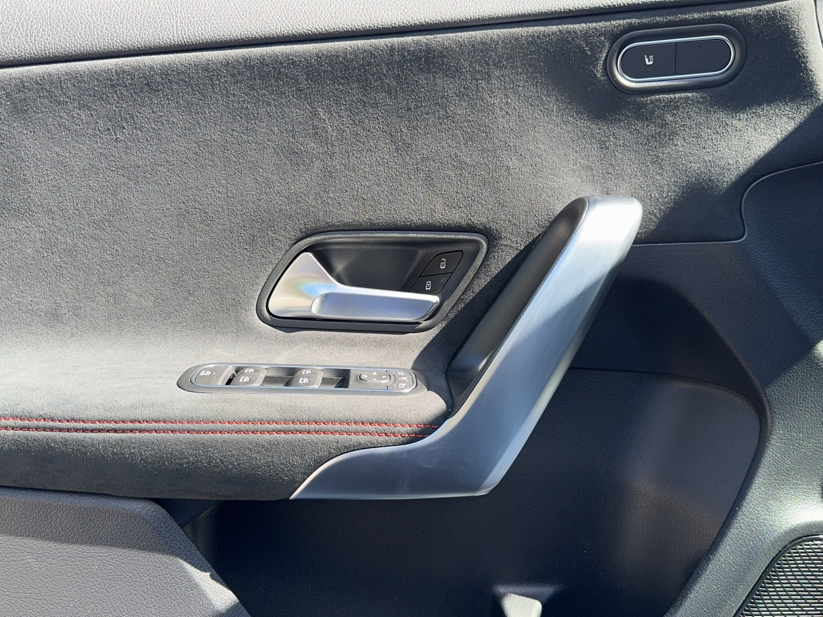 MERCEDES-BENZ A 250 4Matic 8G-DCT-image-9