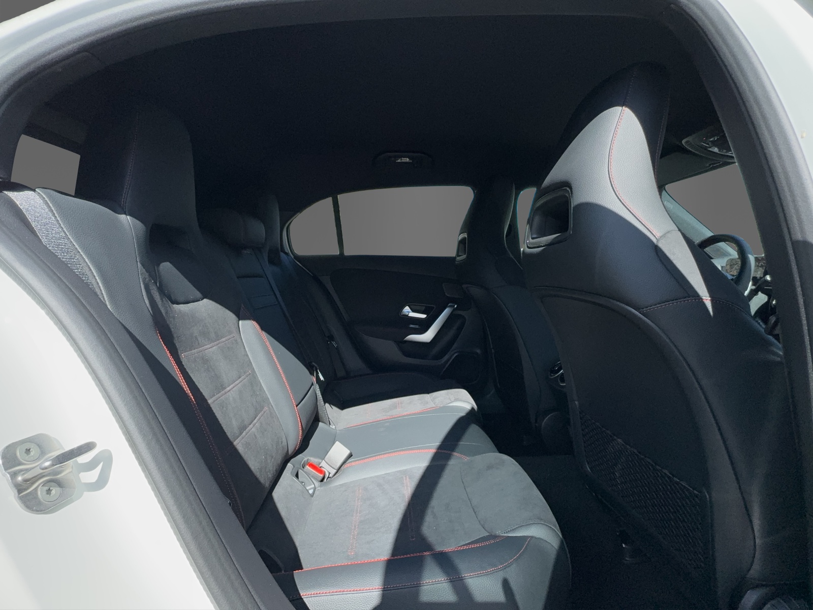 MERCEDES-BENZ A 250 4Matic 8G-DCT-image-16