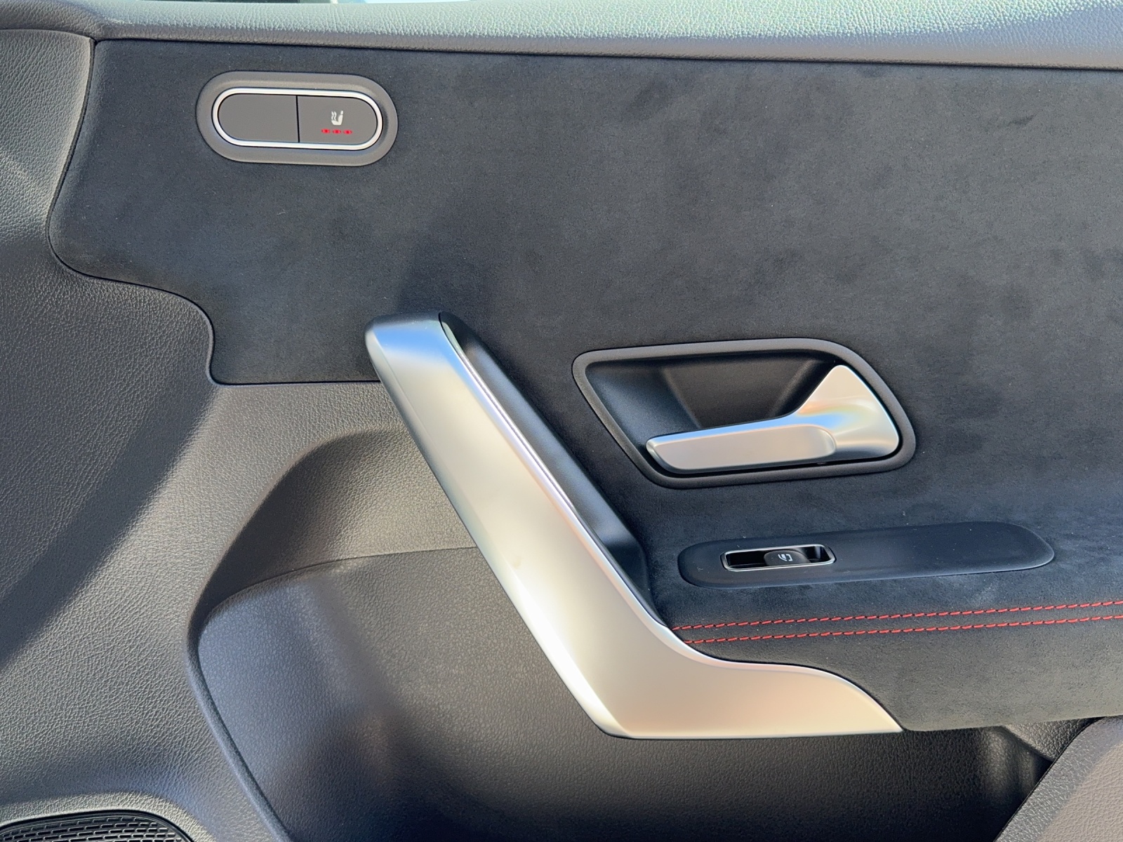 MERCEDES-BENZ A 250 4Matic 8G-DCT-image-14
