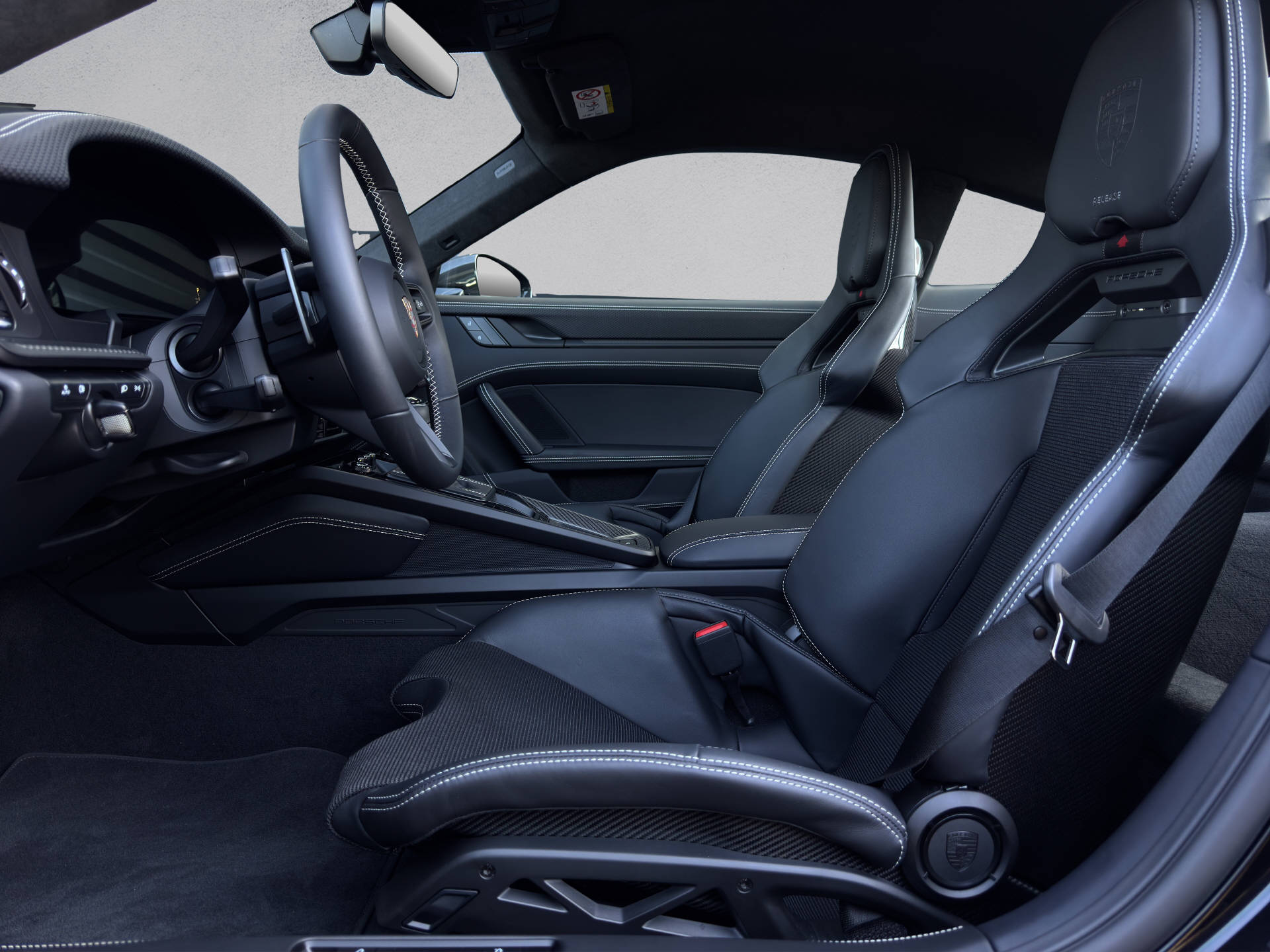 PORSCHE 911 GT3 mit Touring-Paket-image-6