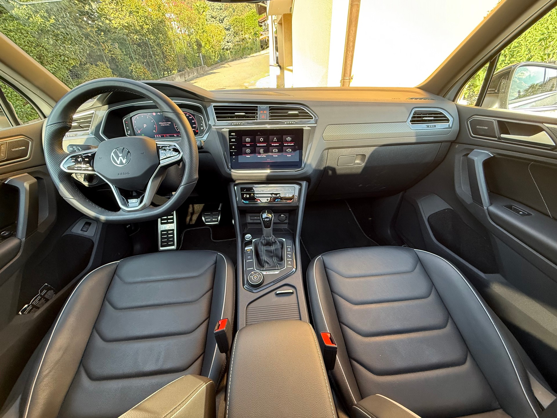VW Tiguan 2.0TSI R-Line 4Motion DSG-image-3