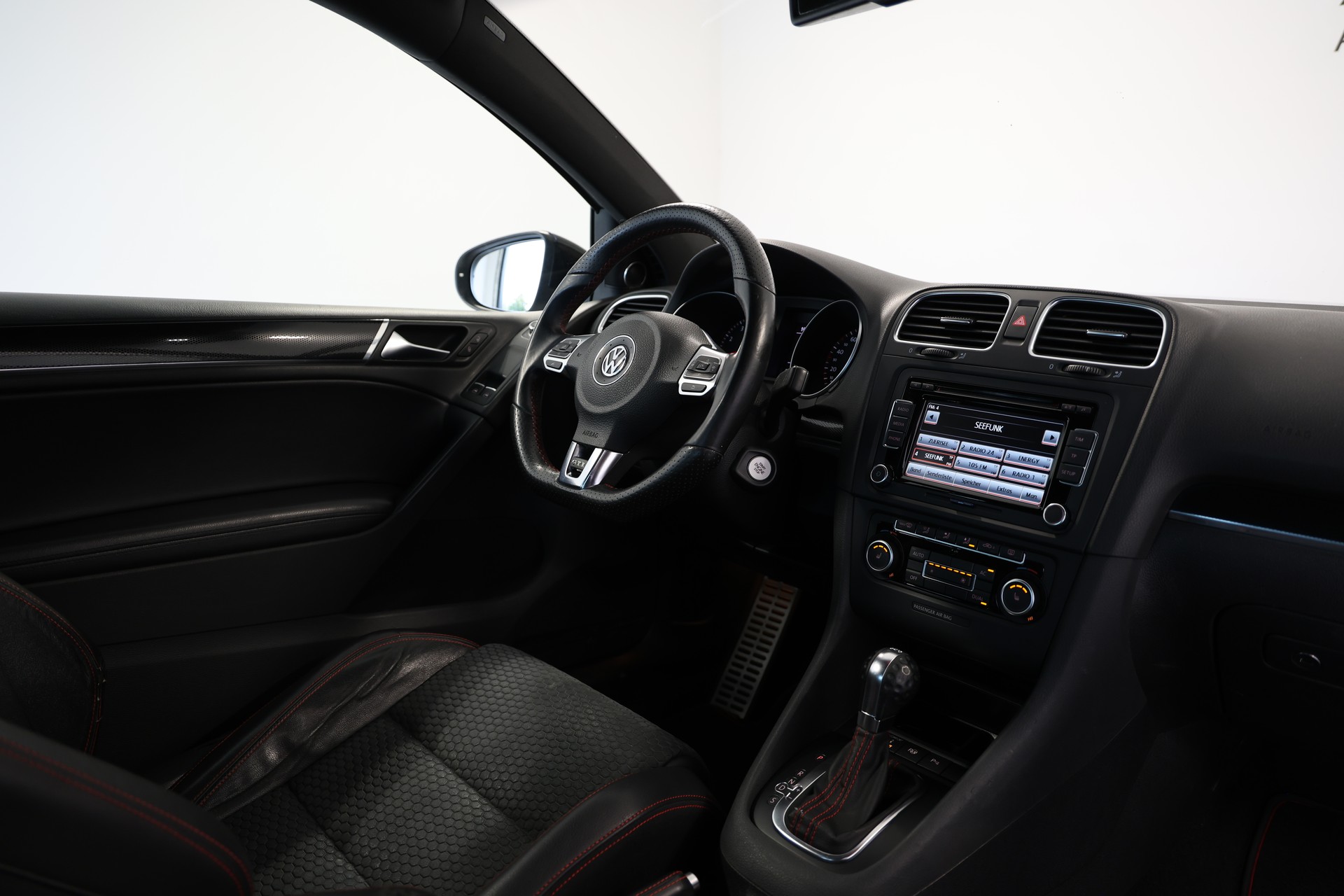 VW Golf 2.0 TSI GTI Edition 35 DSG-image-12