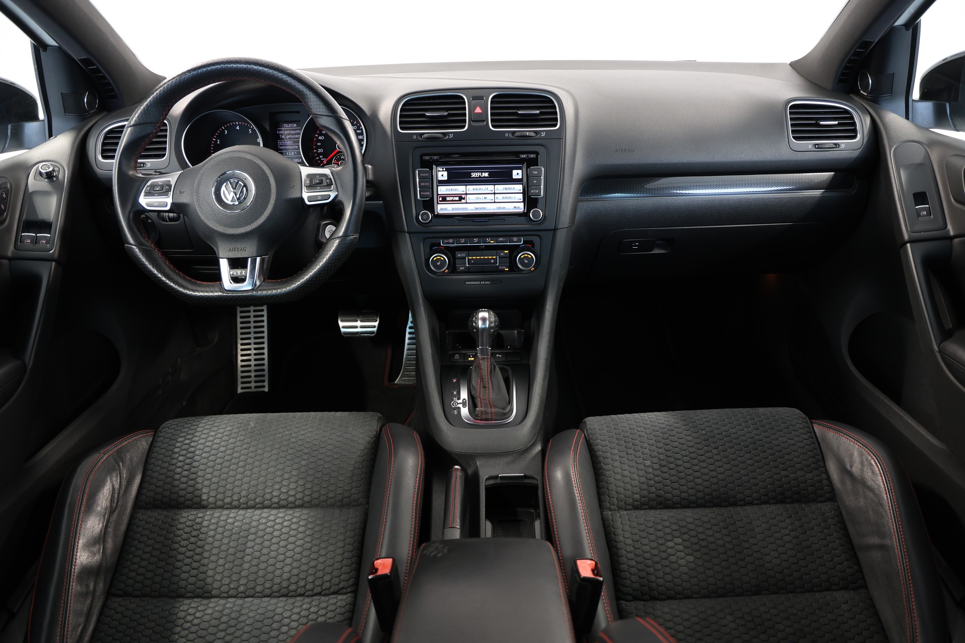 VW Golf 2.0 TSI GTI Edition 35 DSG-image-8
