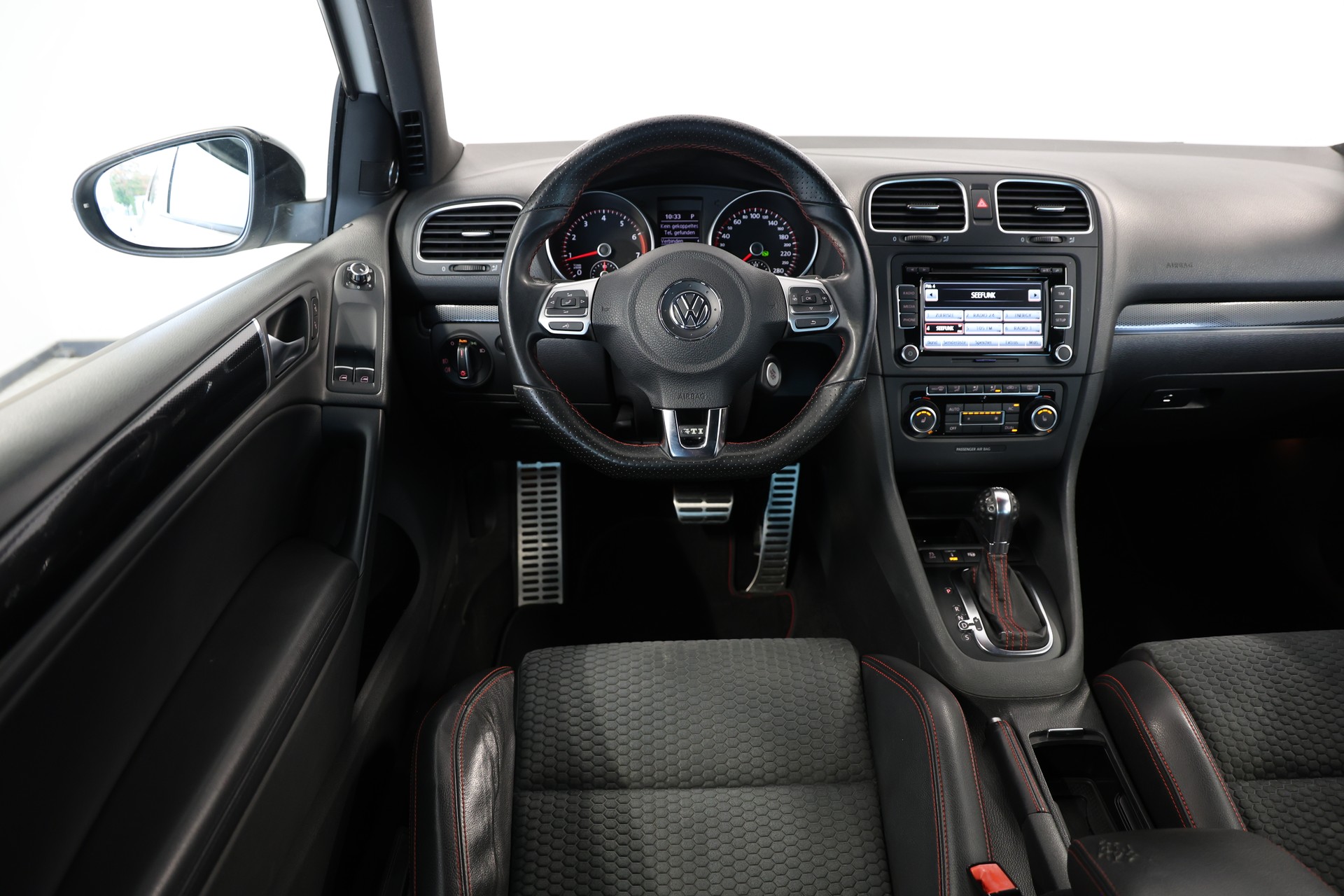 VW Golf 2.0 TSI GTI Edition 35 DSG-image-7
