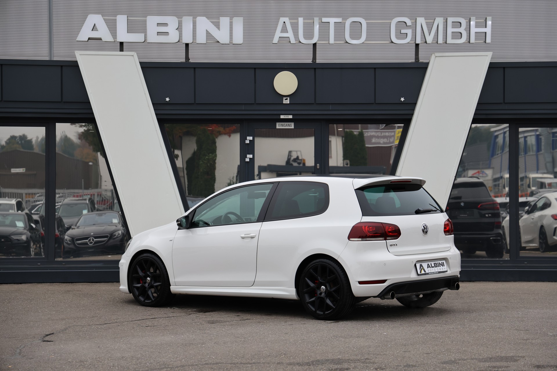 VW Golf 2.0 TSI GTI Edition 35 DSG-image-2