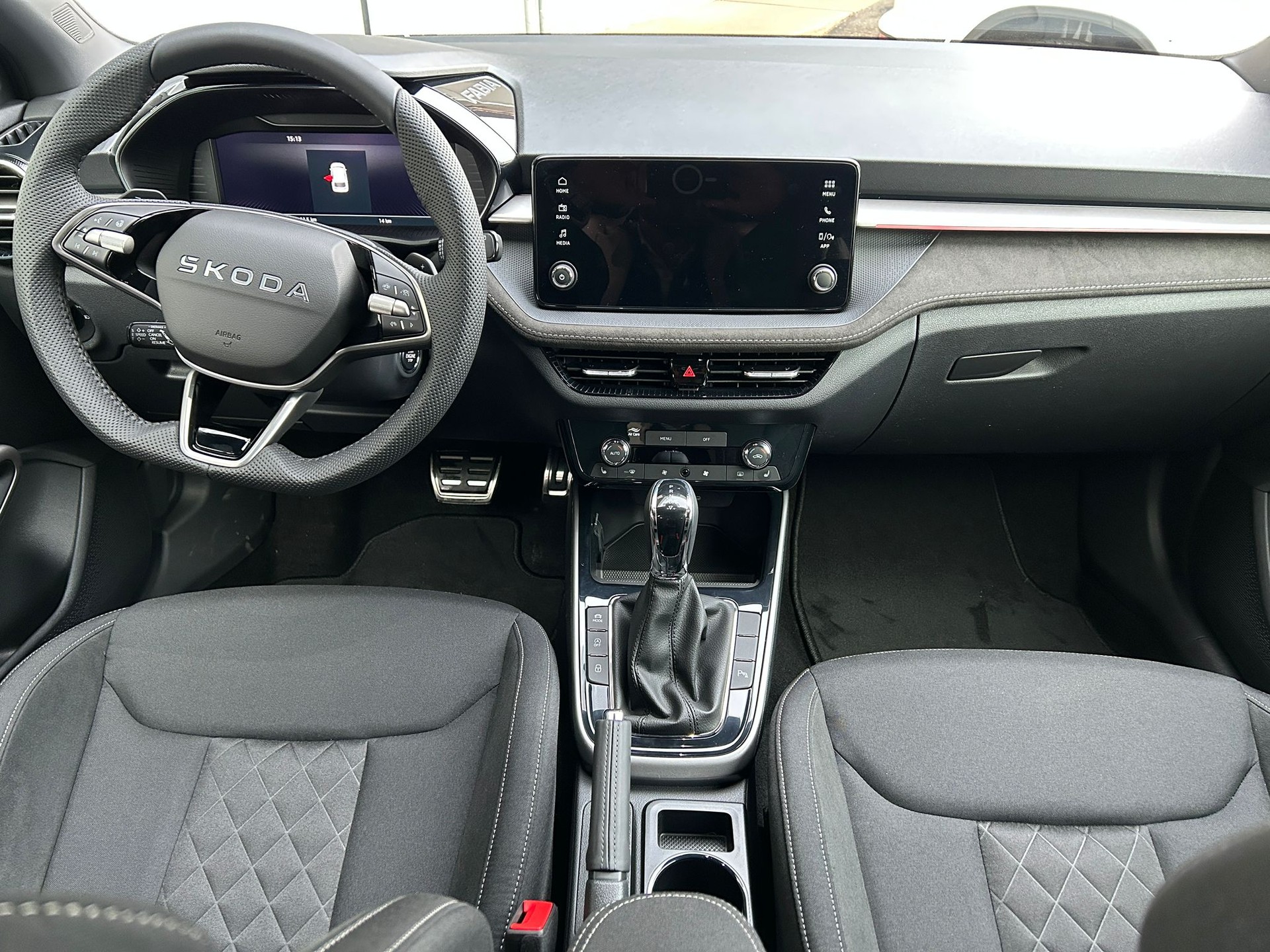 SKODA Fabia 1.0 TSI Dynamic DSG-image-10