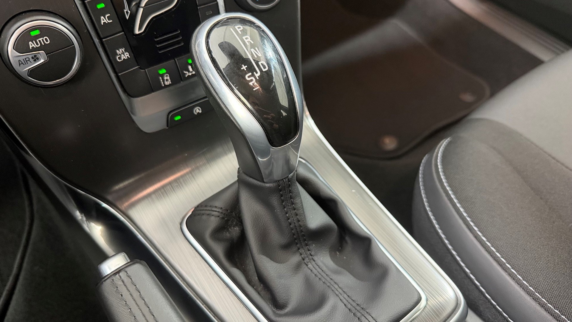 HYUNDAI IONIQ 5-image-9