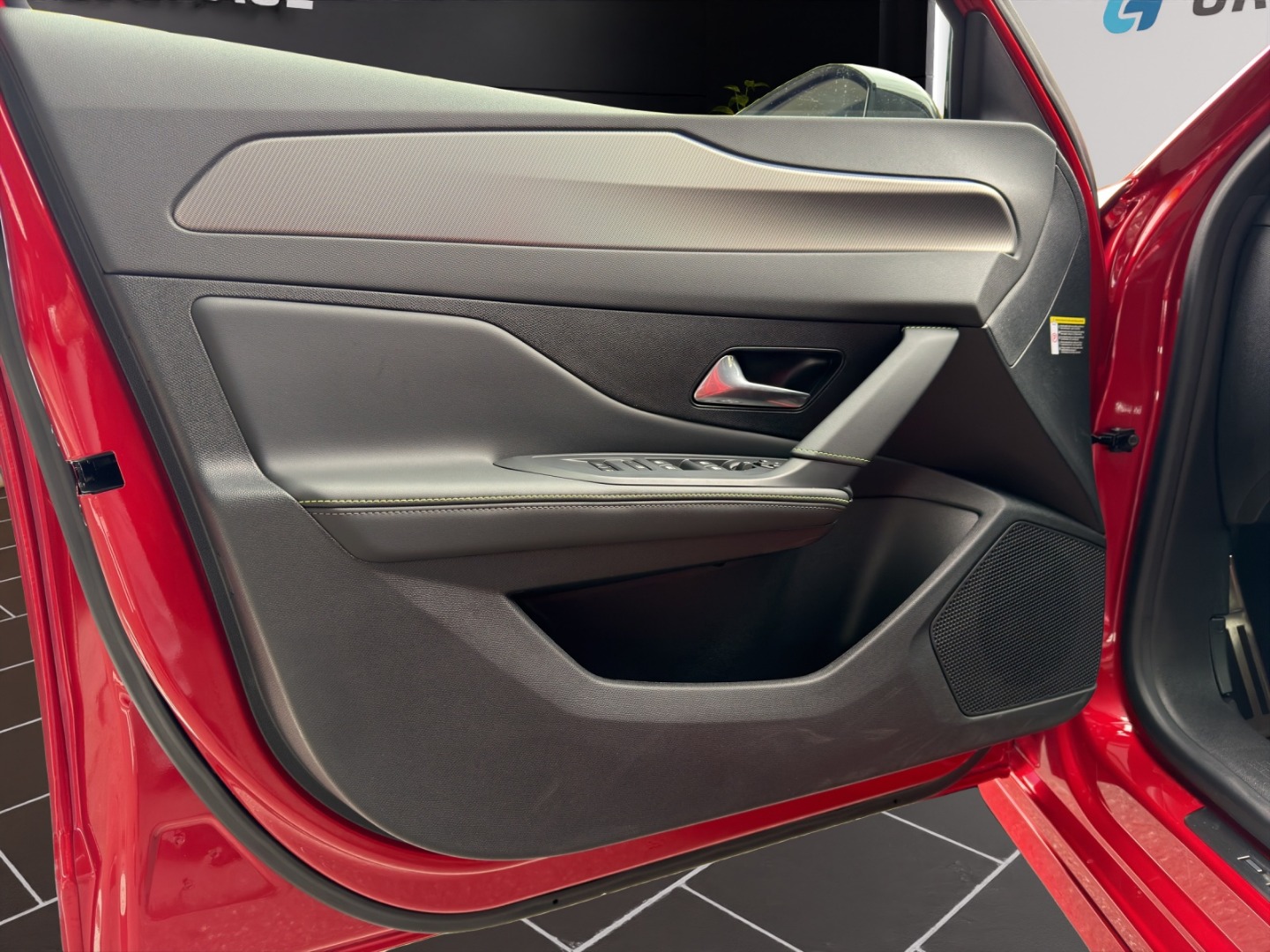 PEUGEOT 308 NEW SW 1.6 PHEV 195 GT-image-14
