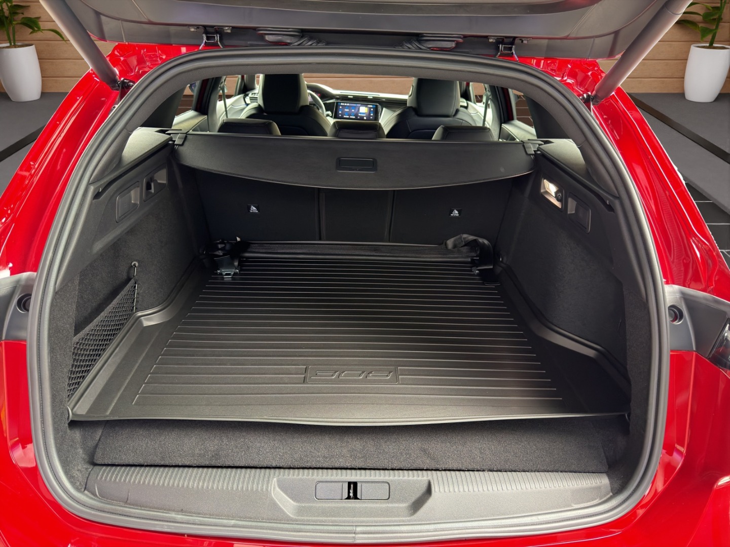 PEUGEOT 308 NEW SW 1.6 PHEV 195 GT-image-8