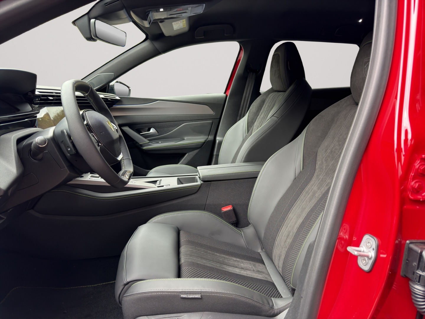 PEUGEOT 308 NEW SW 1.6 PHEV 195 GT-image-4