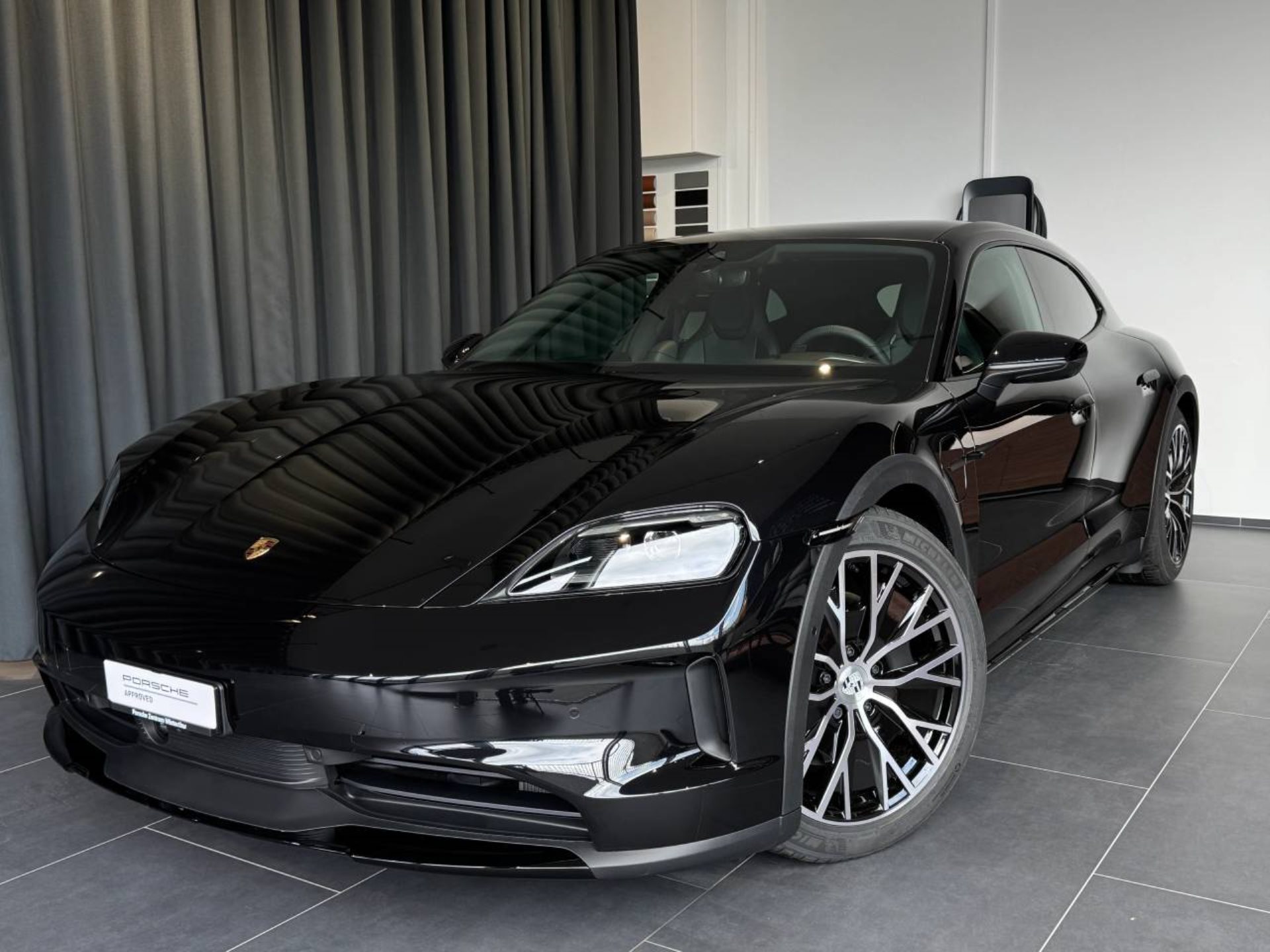 PORSCHE Taycan 4 Cross Turismo-image-0