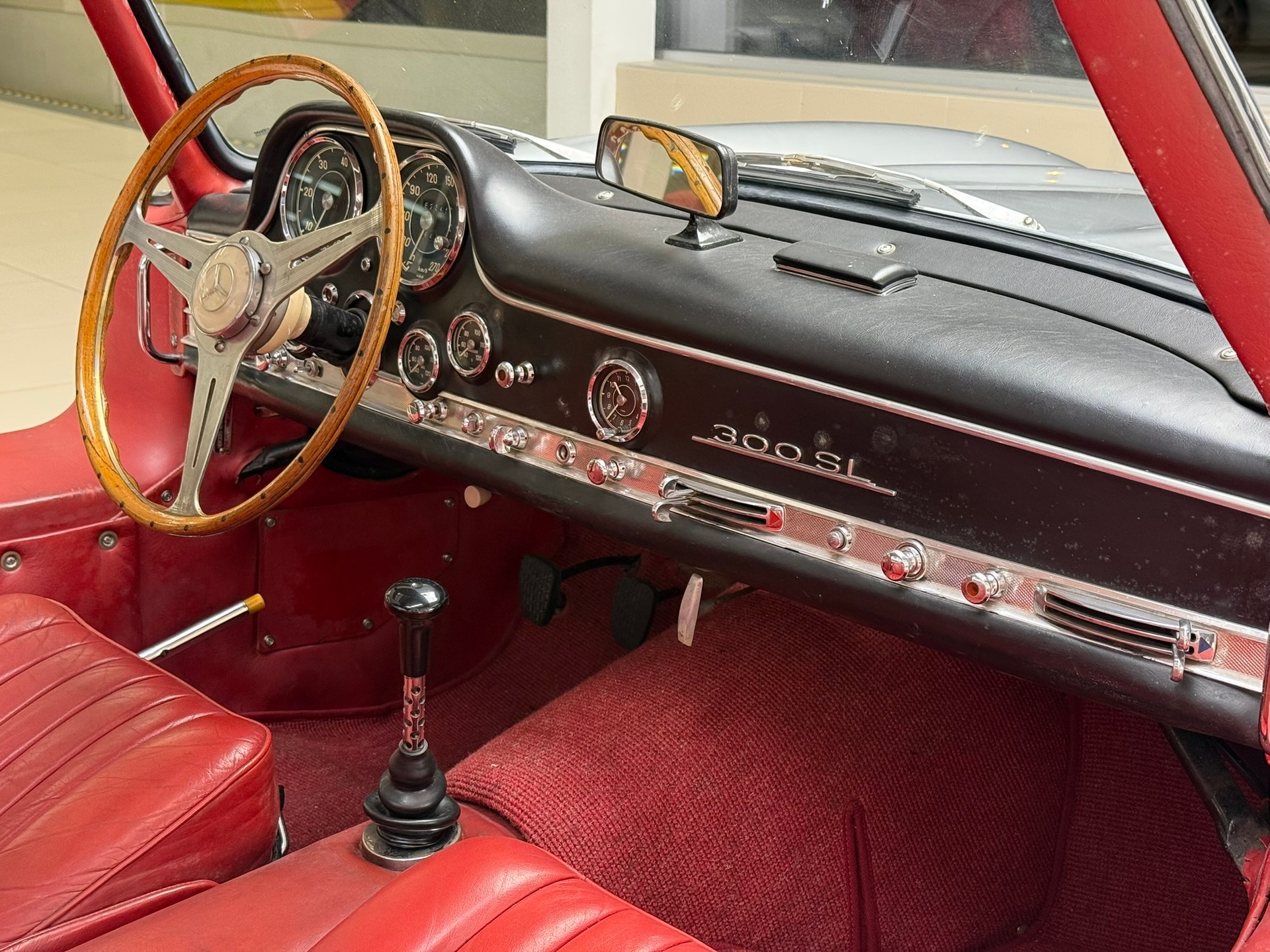 MERCEDES-BENZ 300 SL-image-14