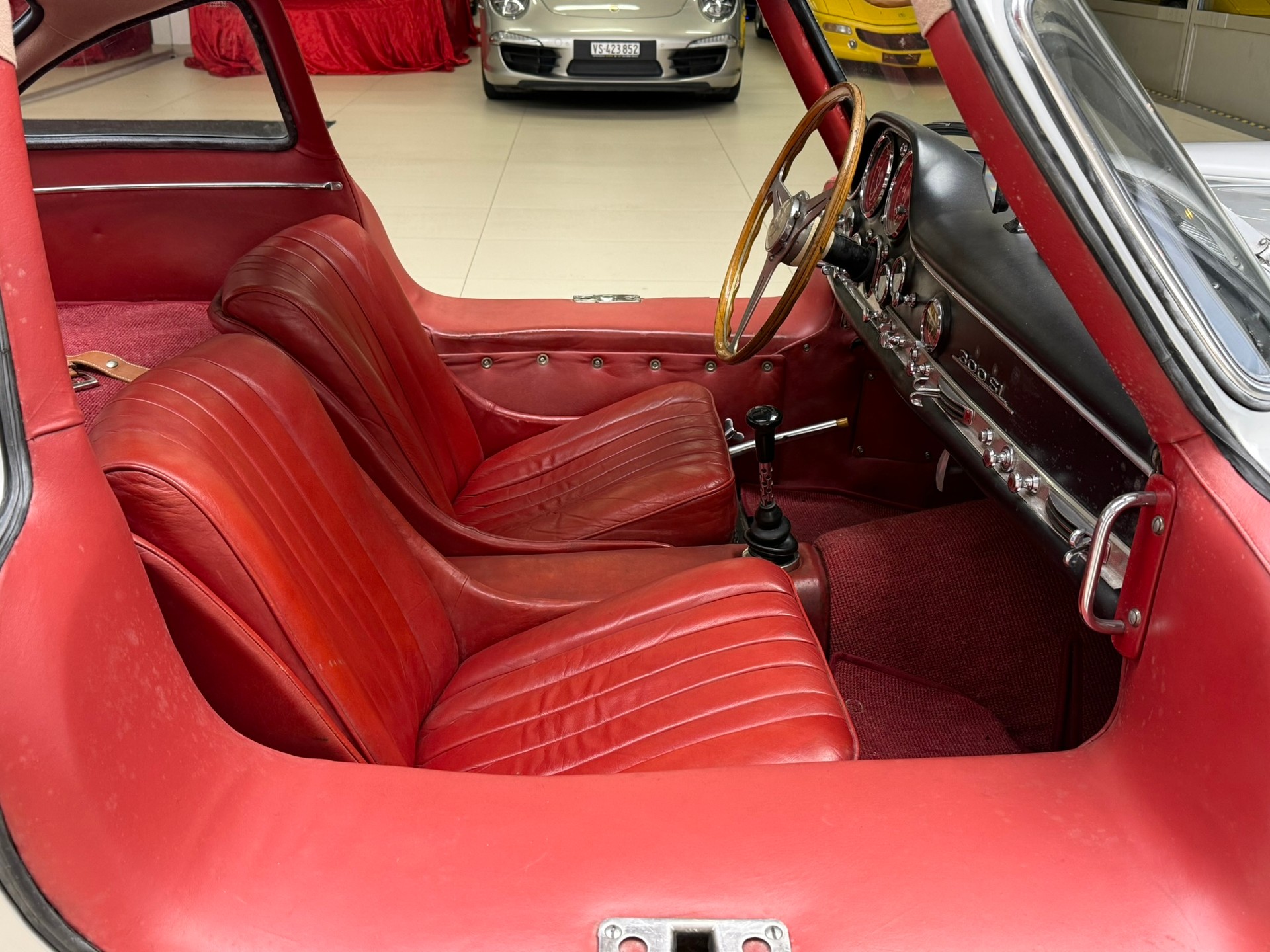 MERCEDES-BENZ 300 SL-image-12