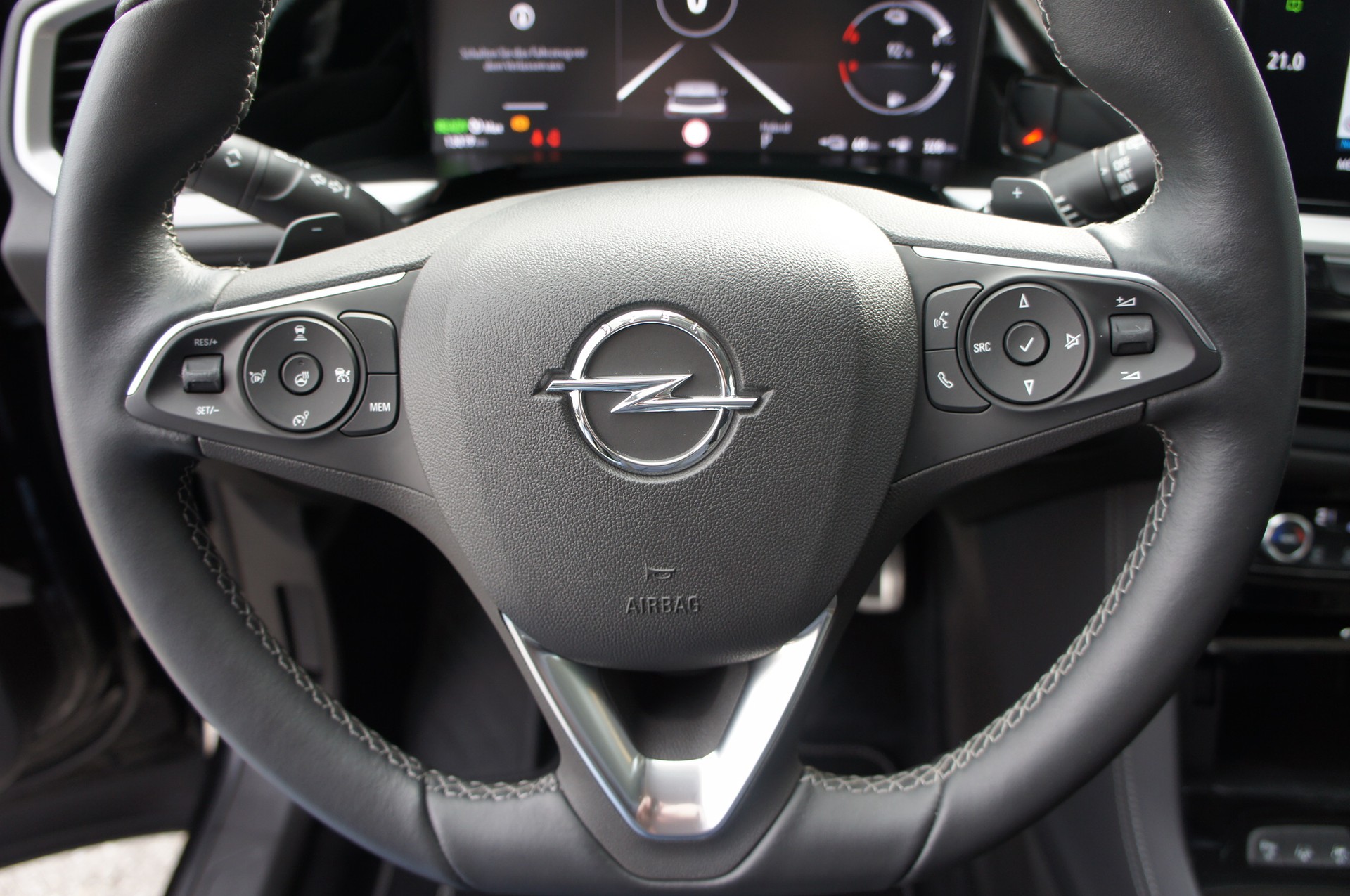 OPEL Grandland 1.6 Hybrid GS Line Automatik-image-18