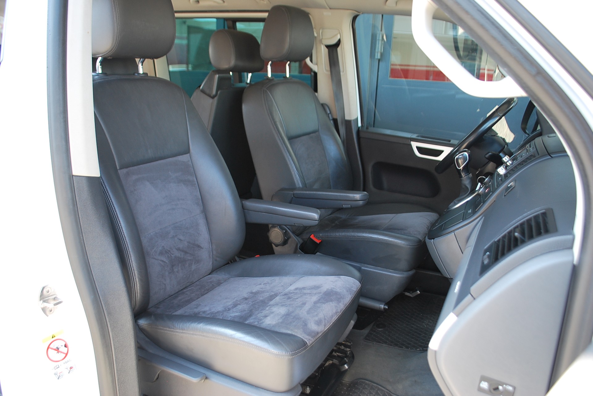 VW T5 Multivan 2.0 Bi-TDI CR Comfortline 4Motion DSG-image-8