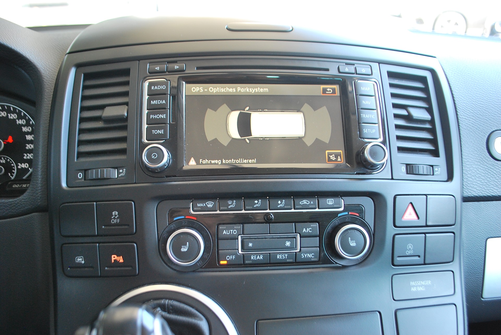 VW T5 Multivan 2.0 Bi-TDI CR Comfortline 4Motion DSG-image-12