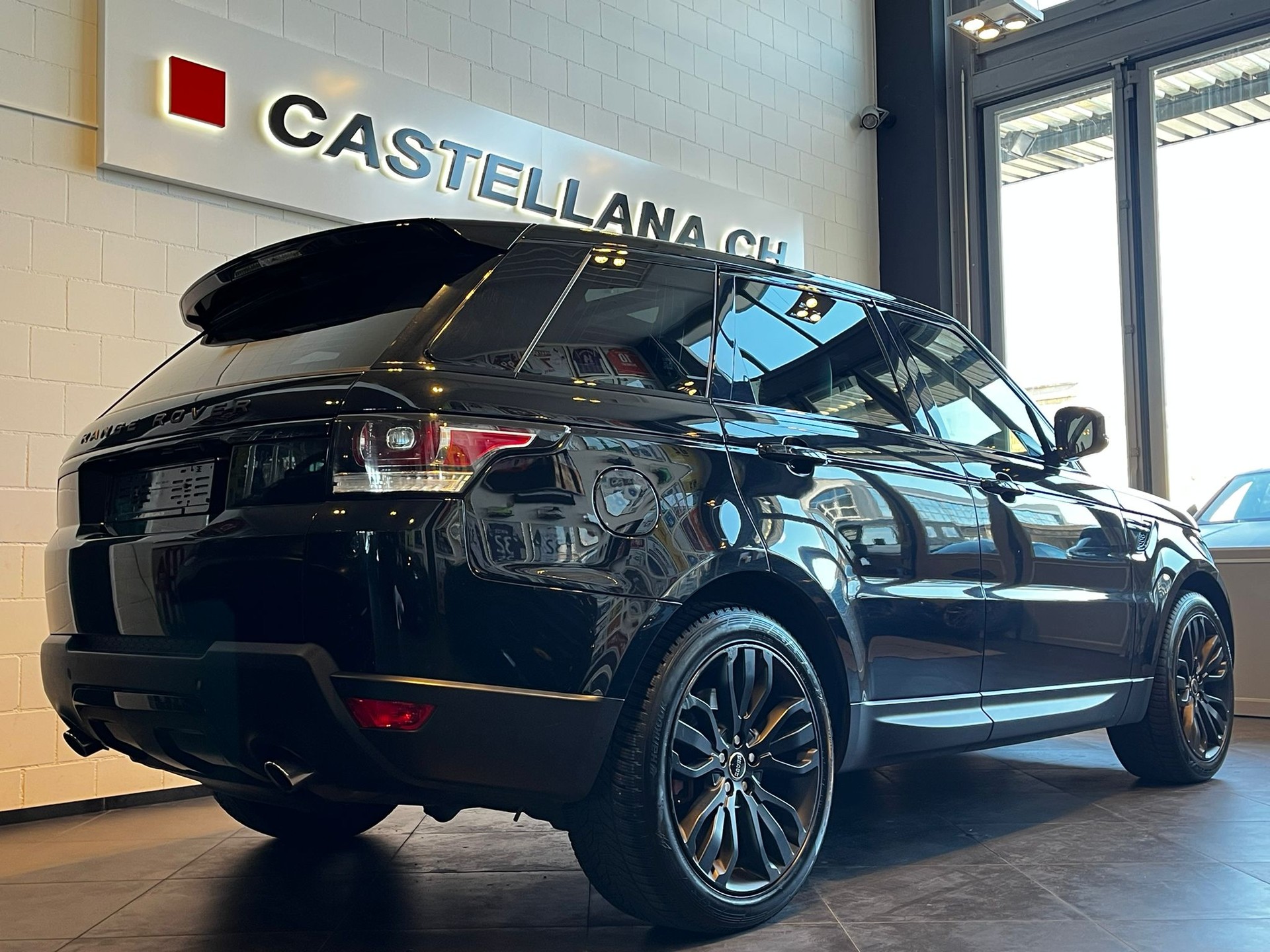 LAND ROVER RR Sport 3.0SDV6 HSE Dyn.-image-6