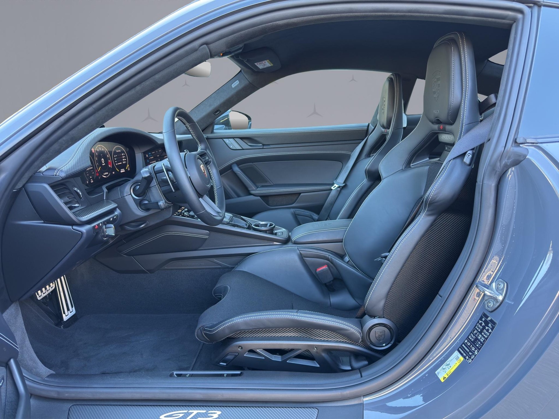 PORSCHE 911 Coupé 4.0 GT3 Touring PDK-image-9