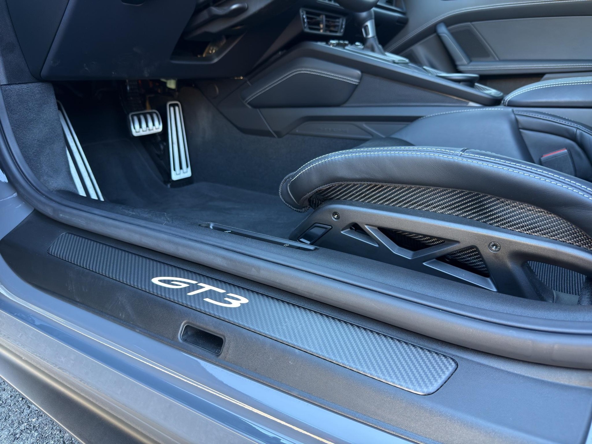 PORSCHE 911 Coupé 4.0 GT3 Touring PDK-image-23