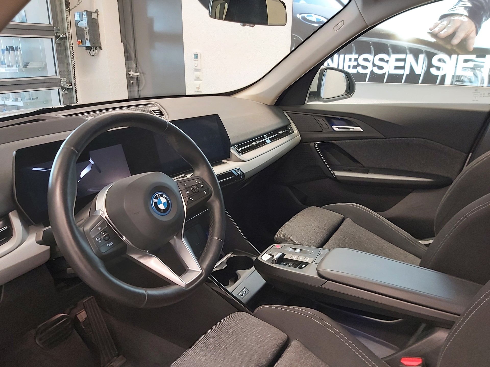 BMW X1 30e xDrive-image-9