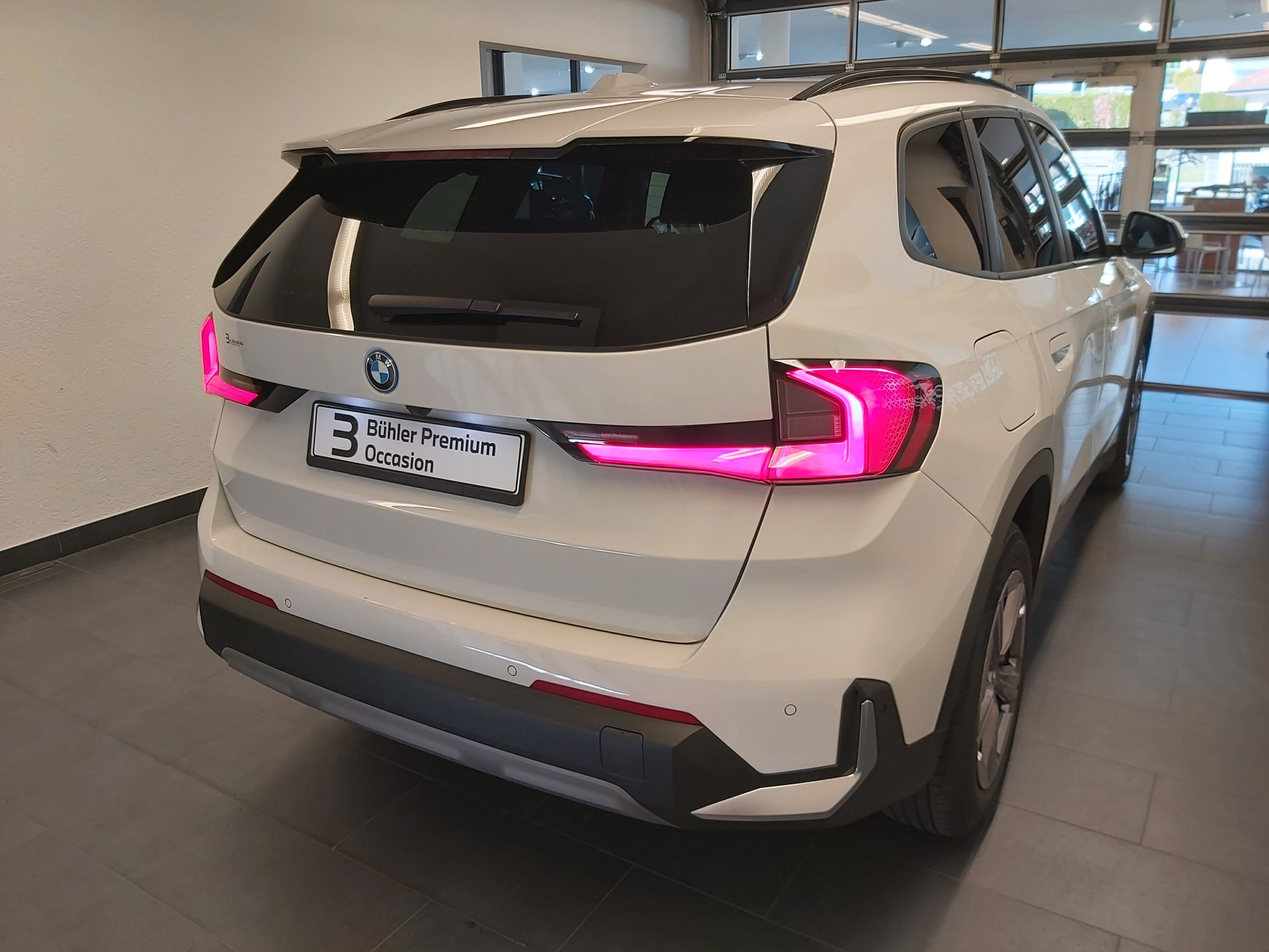 BMW X1 30e xDrive-image-5