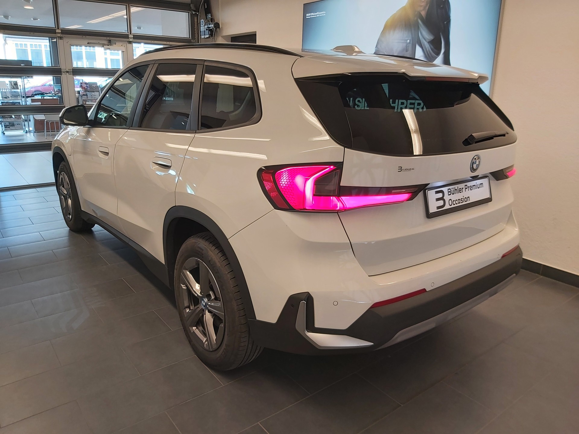 BMW X1 30e xDrive-image-4