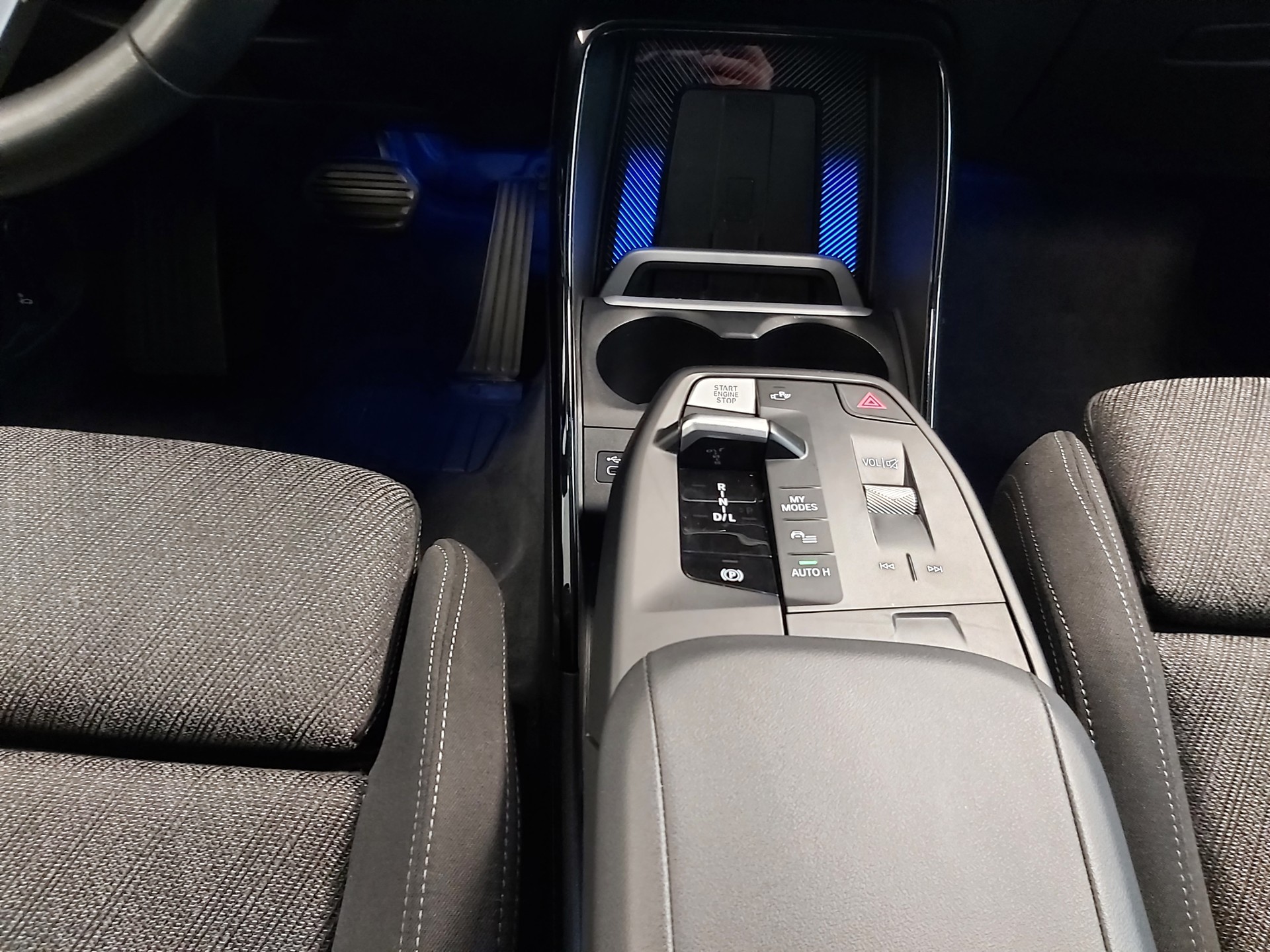 BMW X1 30e xDrive-image-14