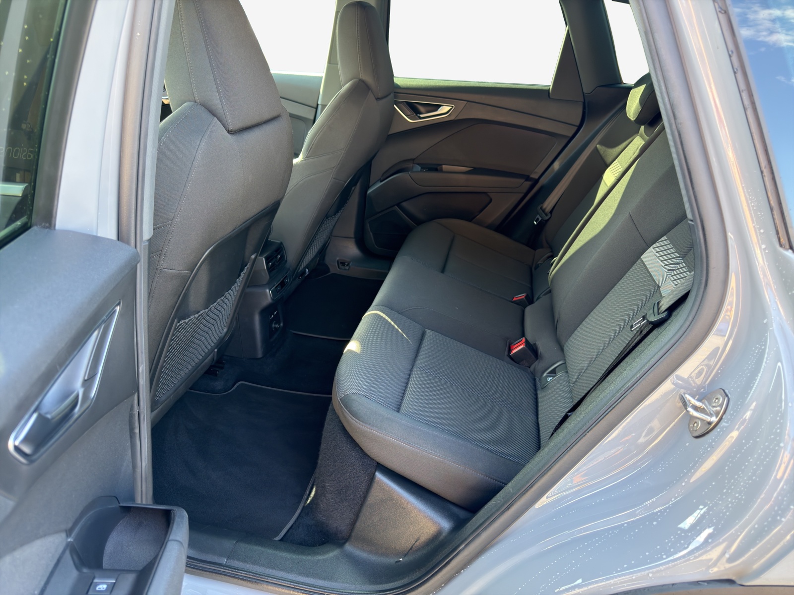 AUDI Q4 e-tron 40-image-12
