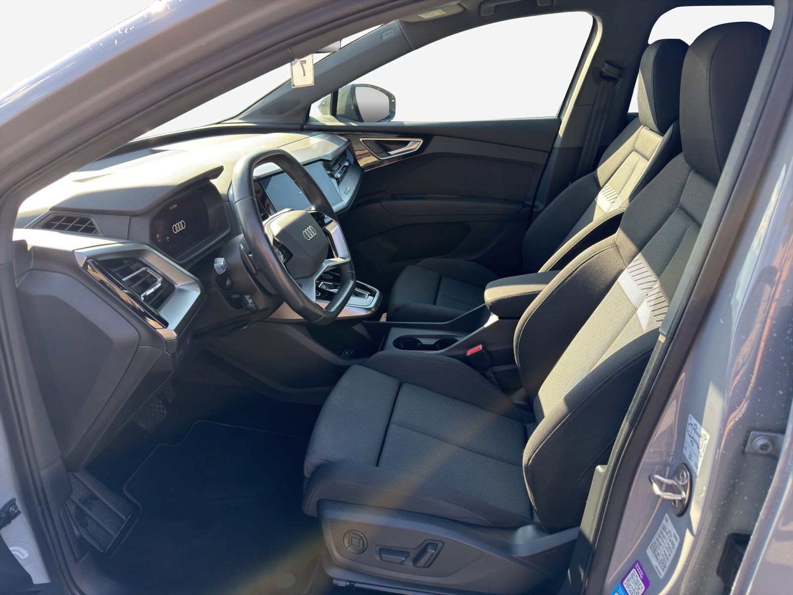 AUDI Q4 e-tron 40-image-8