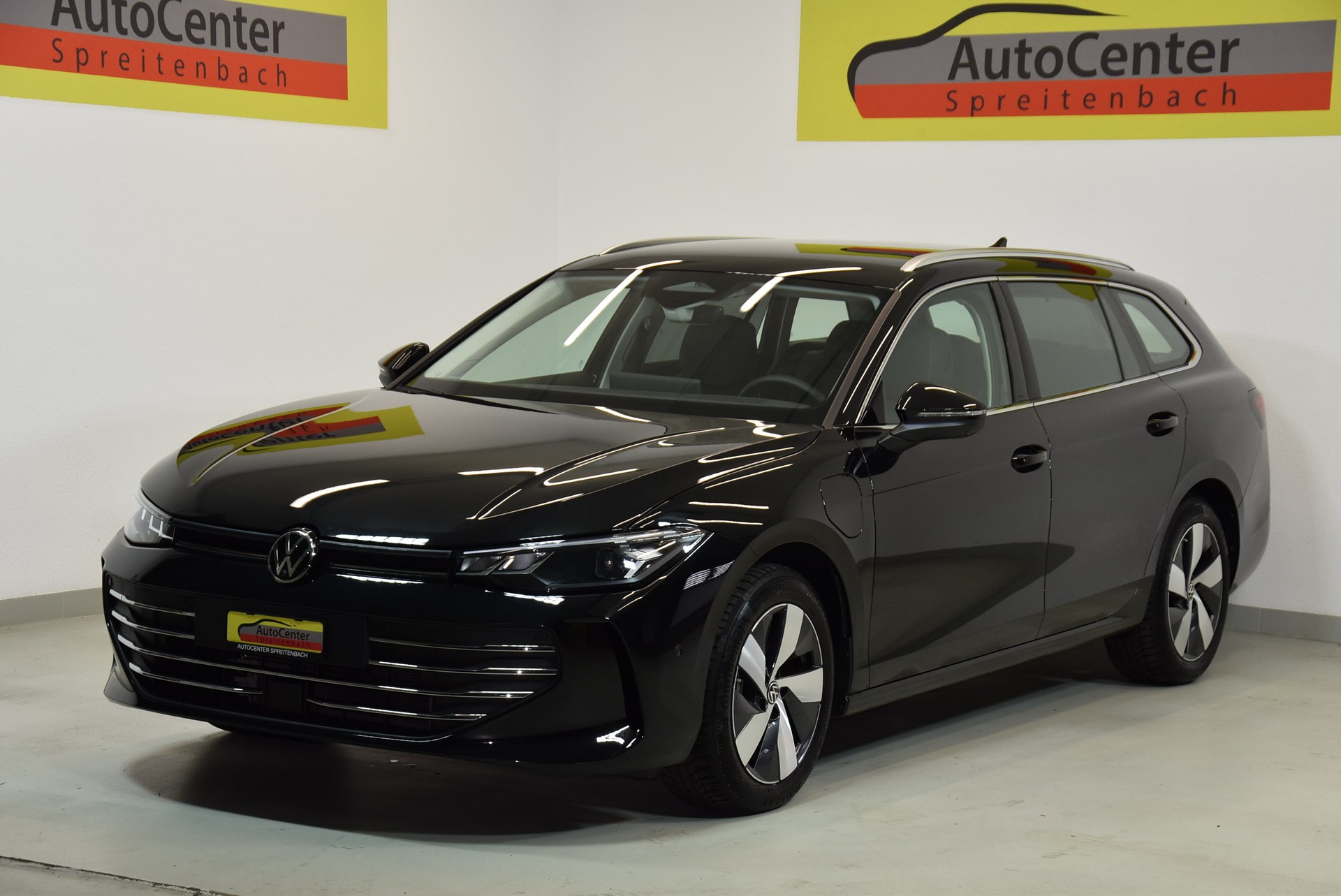 VW Passat Variant 1.5 TSI evo2 Plug-In- Hybrid Business DSG-image-1