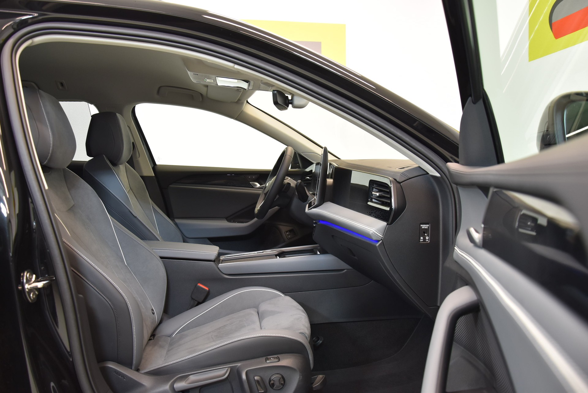 VW Passat Variant 1.5 TSI evo2 Plug-In- Hybrid Business DSG-image-2