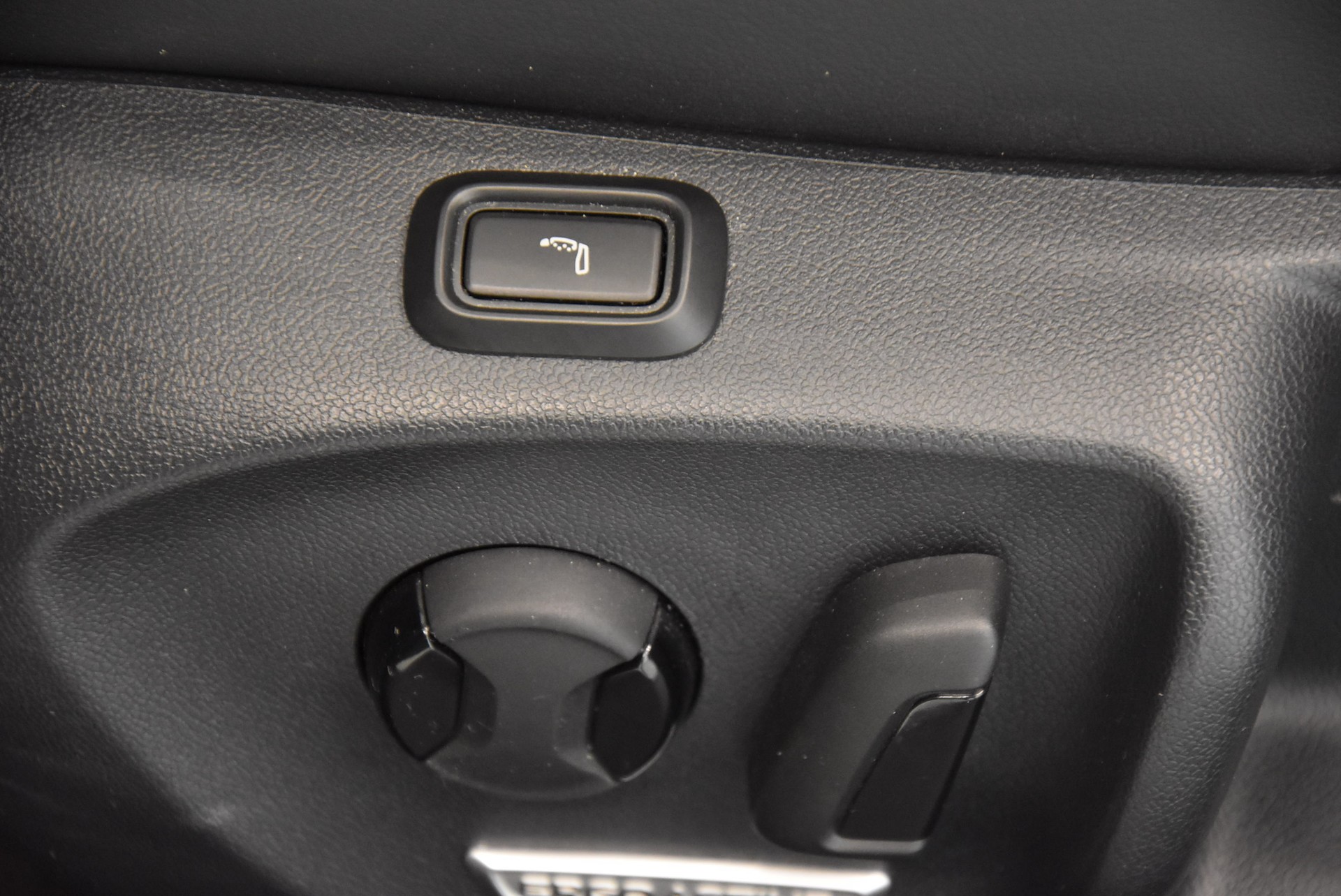 VW Passat Variant 1.5 TSI evo2 Plug-In- Hybrid Business DSG-image-8
