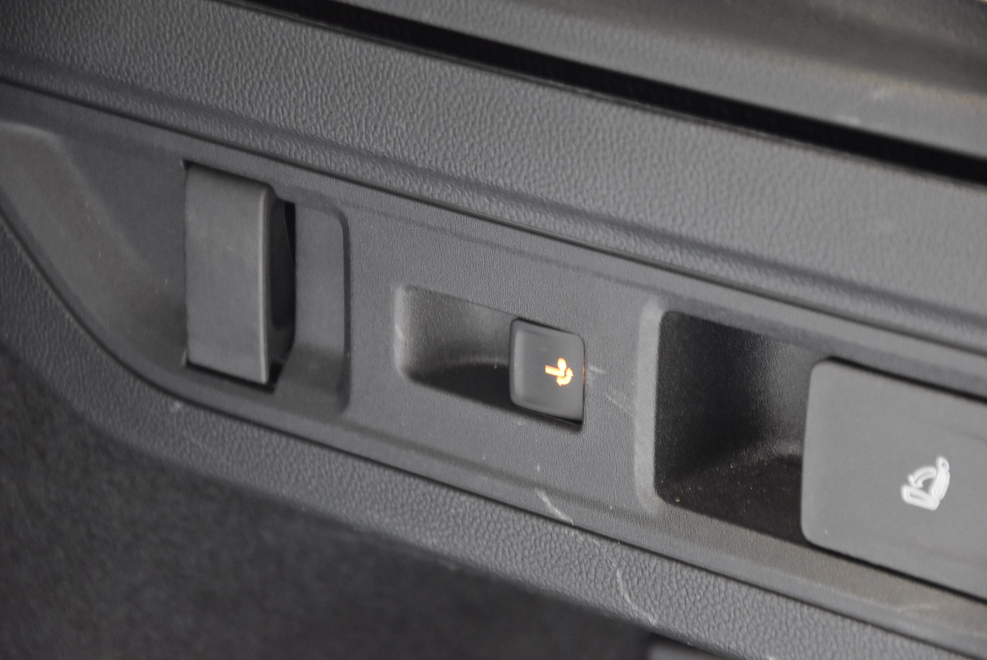 VW Passat Variant 1.5 TSI evo2 Plug-In- Hybrid Business DSG-image-11
