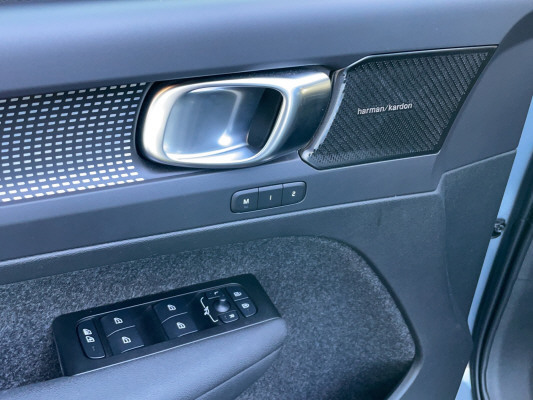VOLVO XC40 P8 AWD Elec Pro-image-11