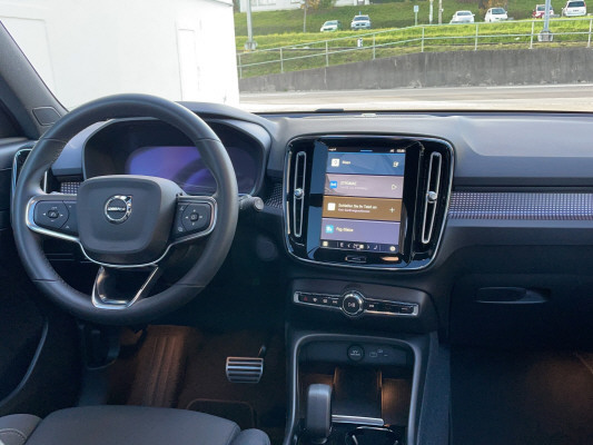 VOLVO XC40 P8 AWD Elec Pro-image-5